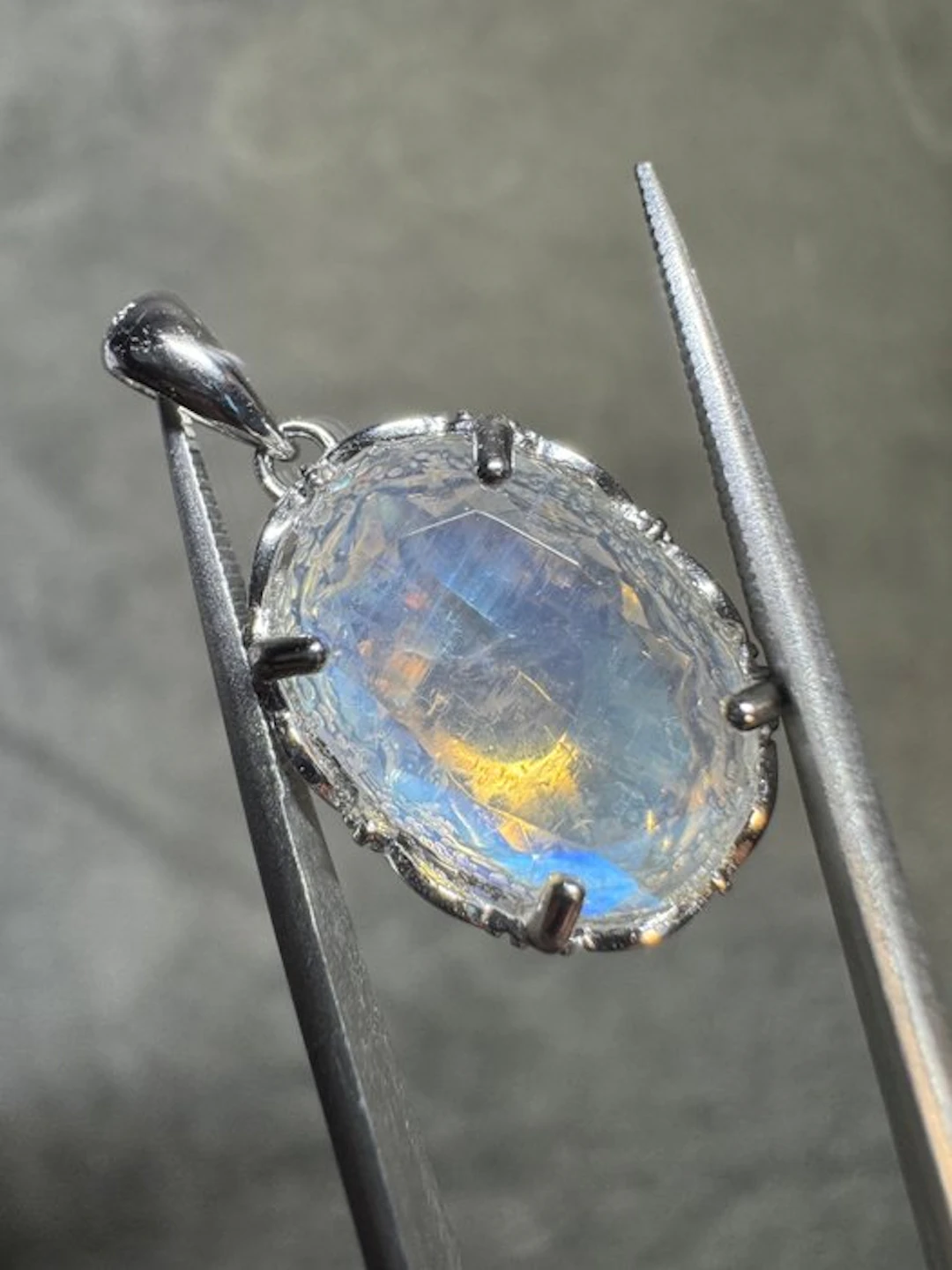 Natural Moonstone pendant + 925 silver - 9.63 carats Jewellery- 1.93 g