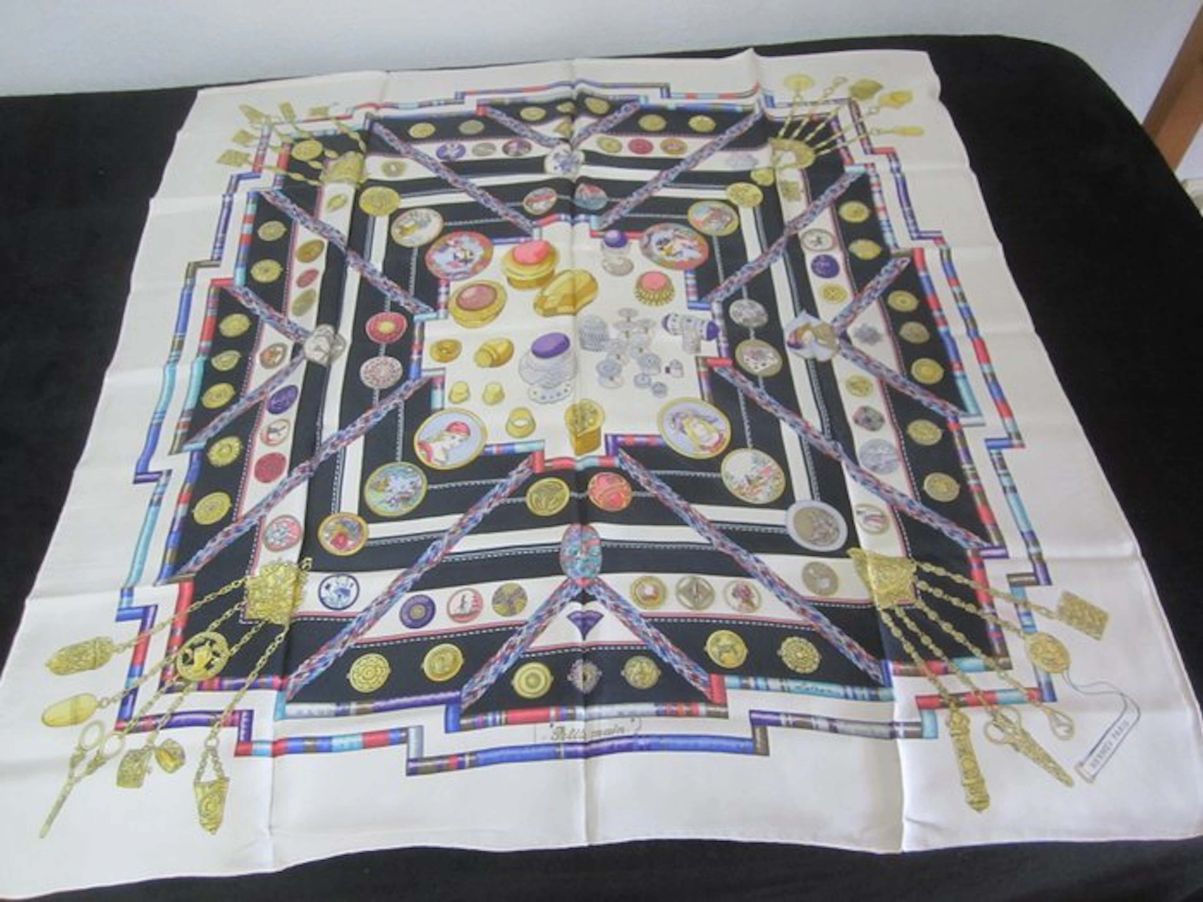 Hermès - PETITE MAIN DE C LATHAM DE 1987 - Foulard