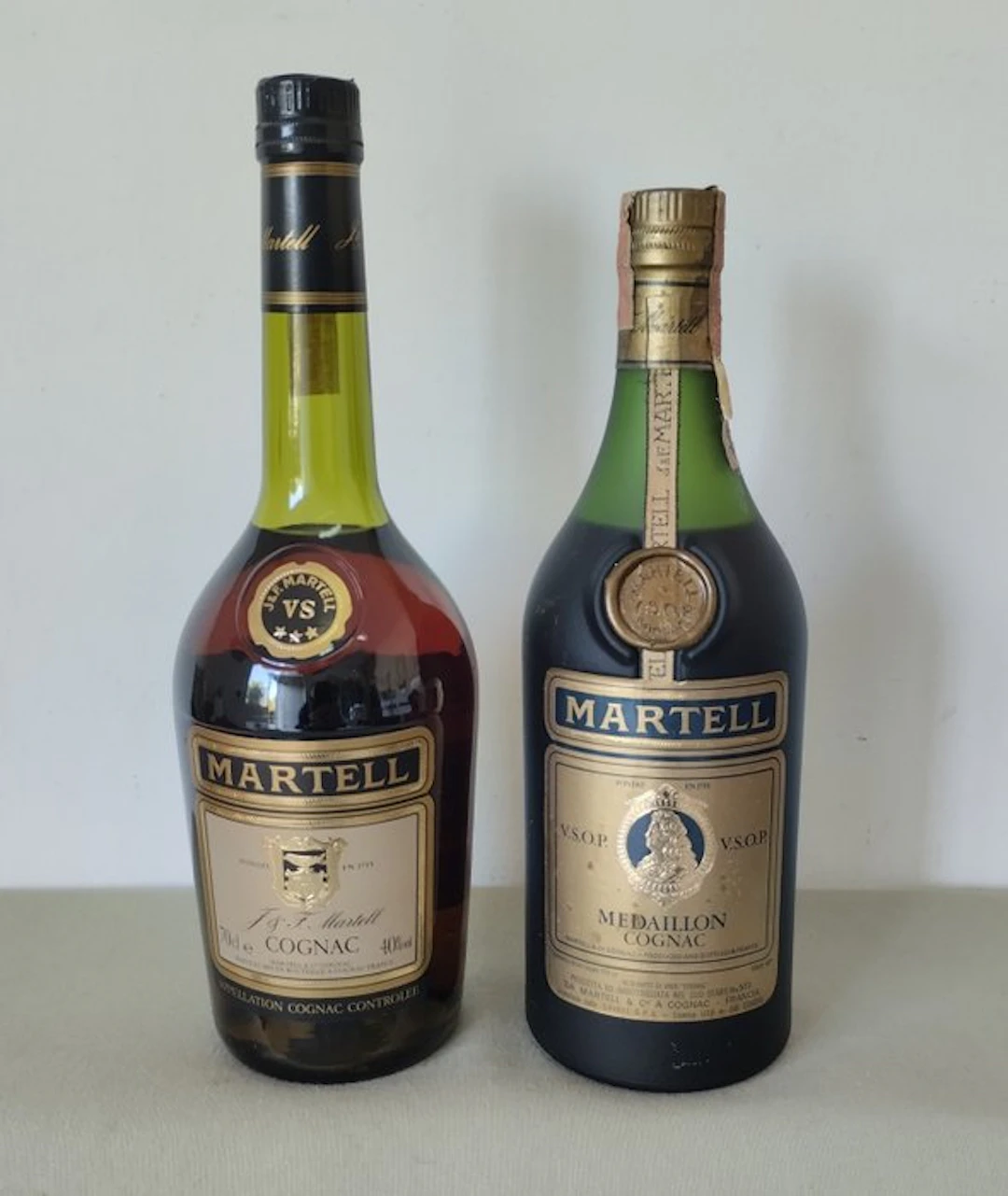 Martell - Médaillon VSOP + VS 3 Stars - b. 1970s, 1980s - 70cl