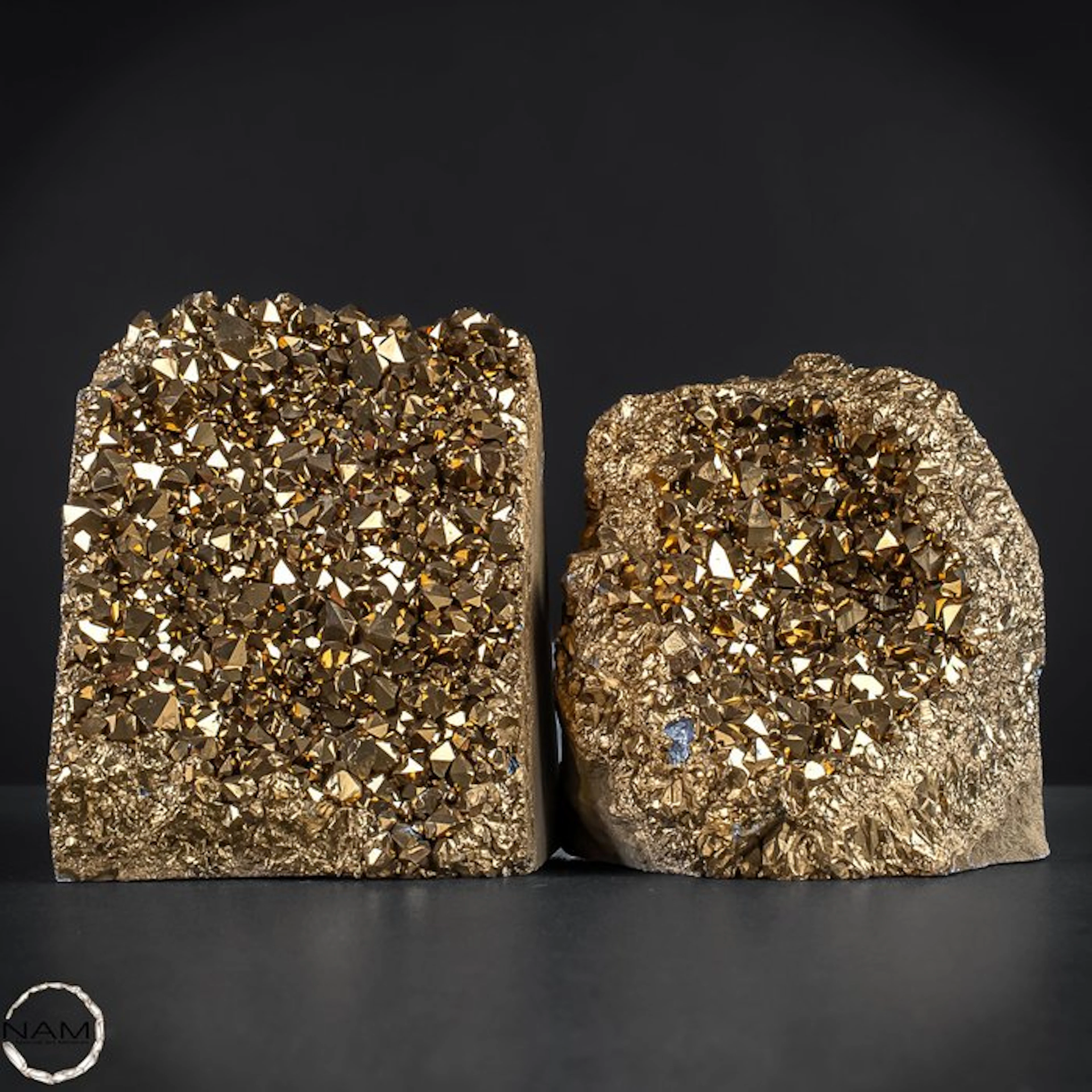Golden Aura-Druse – Extravagant elegance with intense...