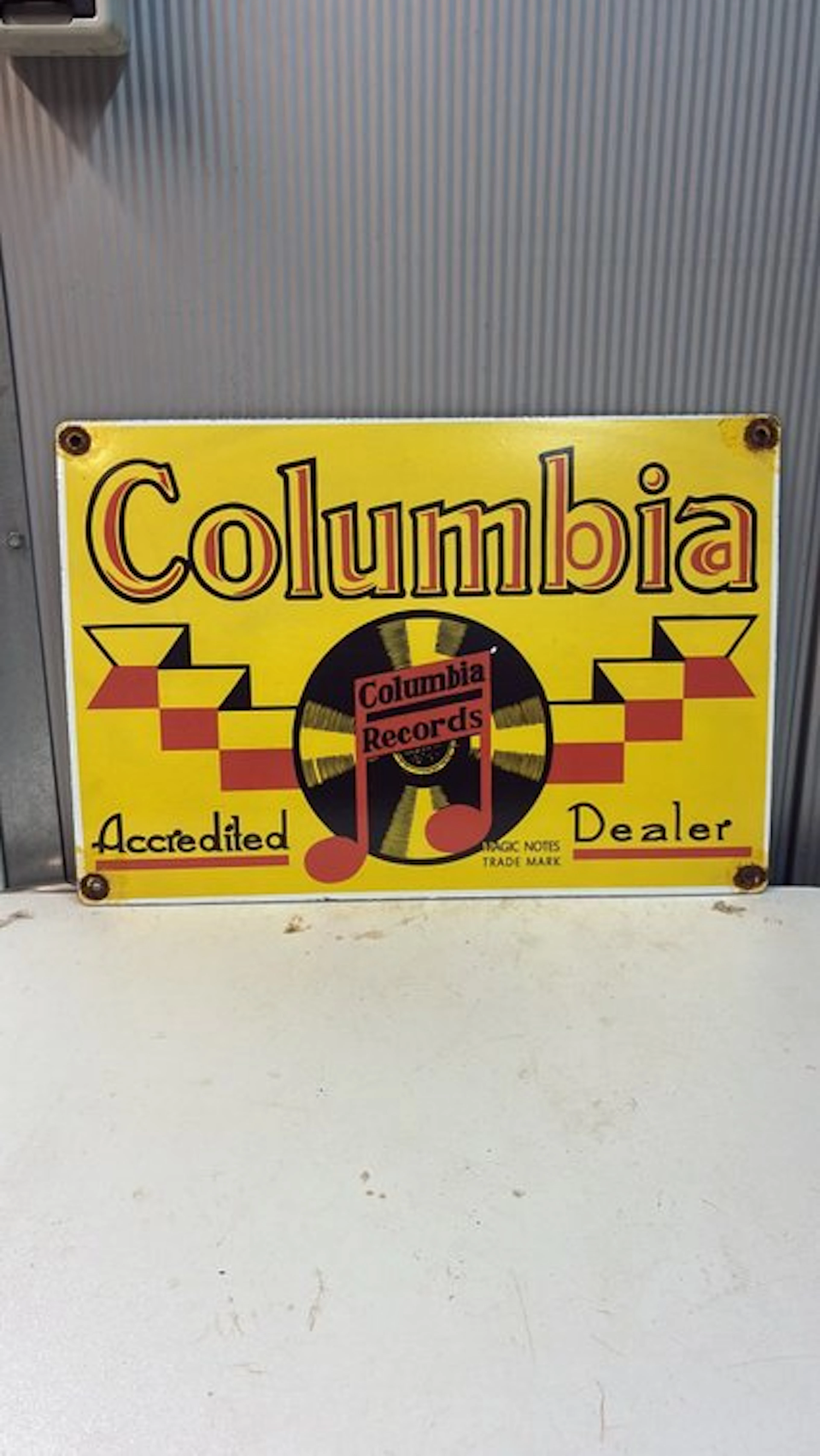 Columbia Records – Accredited Dealer – Emaille...