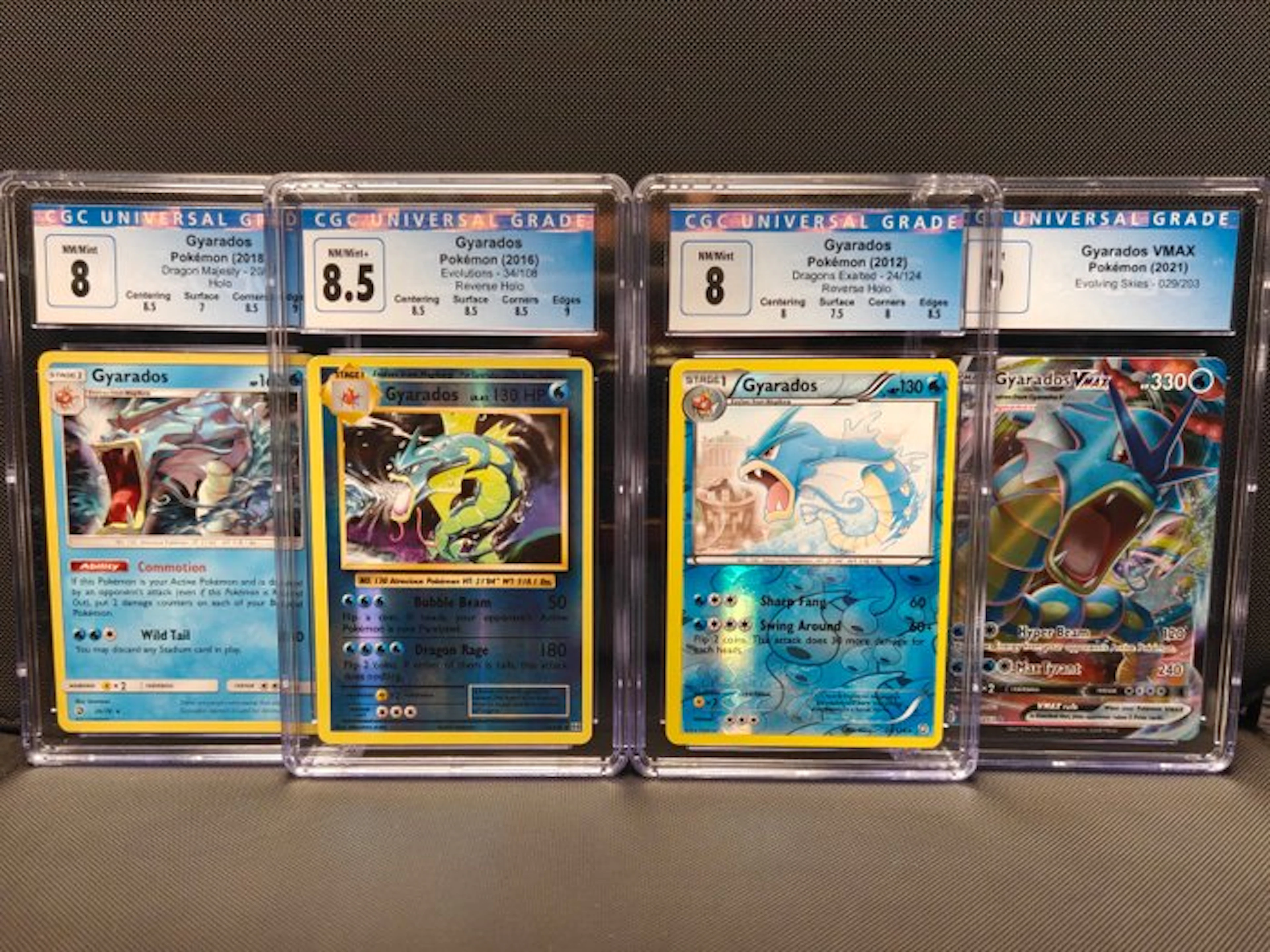 Pokémon - 4 Graded card - Gyarados - CGC