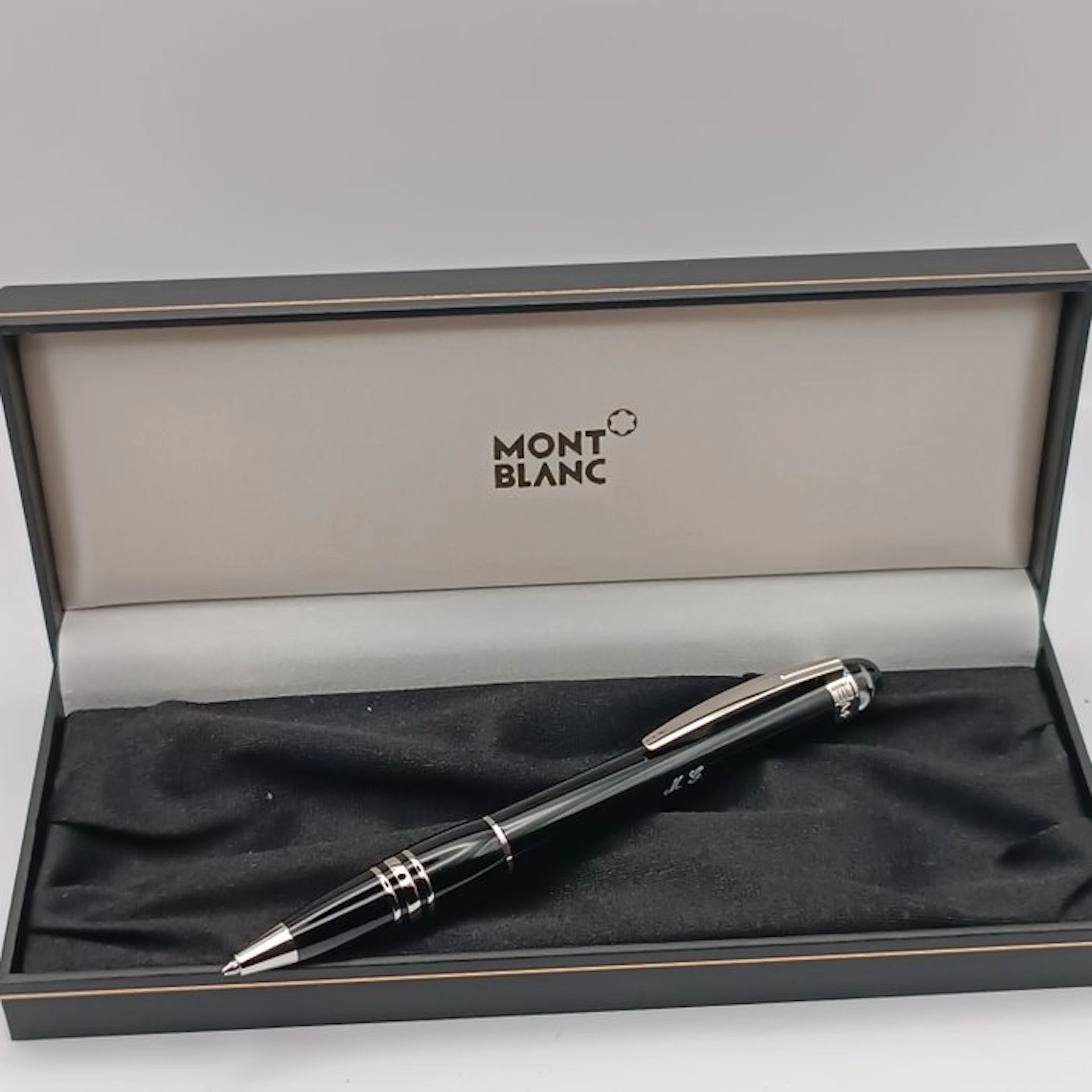 Montblanc - StarWalker Platinum Resin - Pen