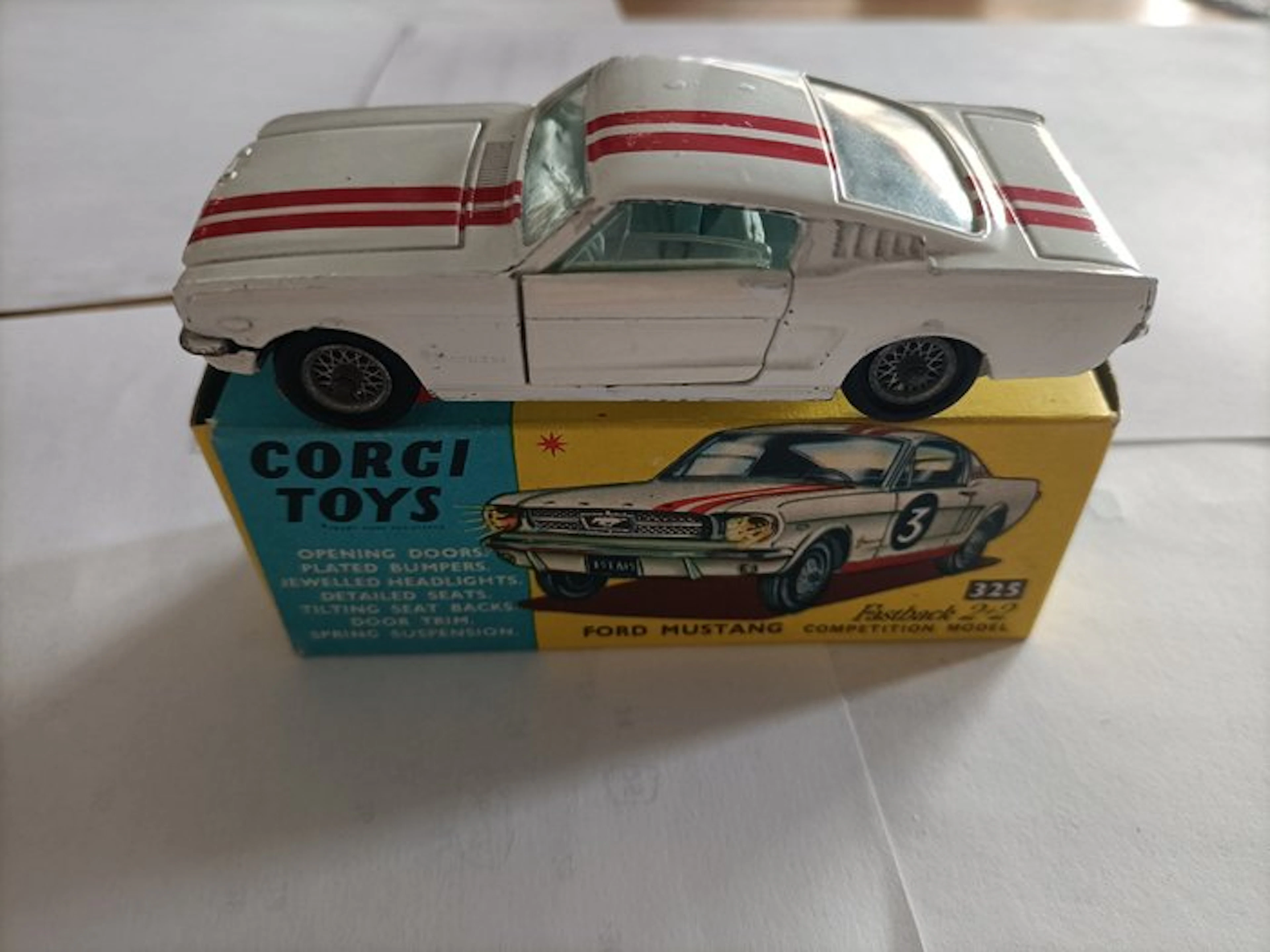 Corgi 1:43 - Model car - Ford Mustang Fastback