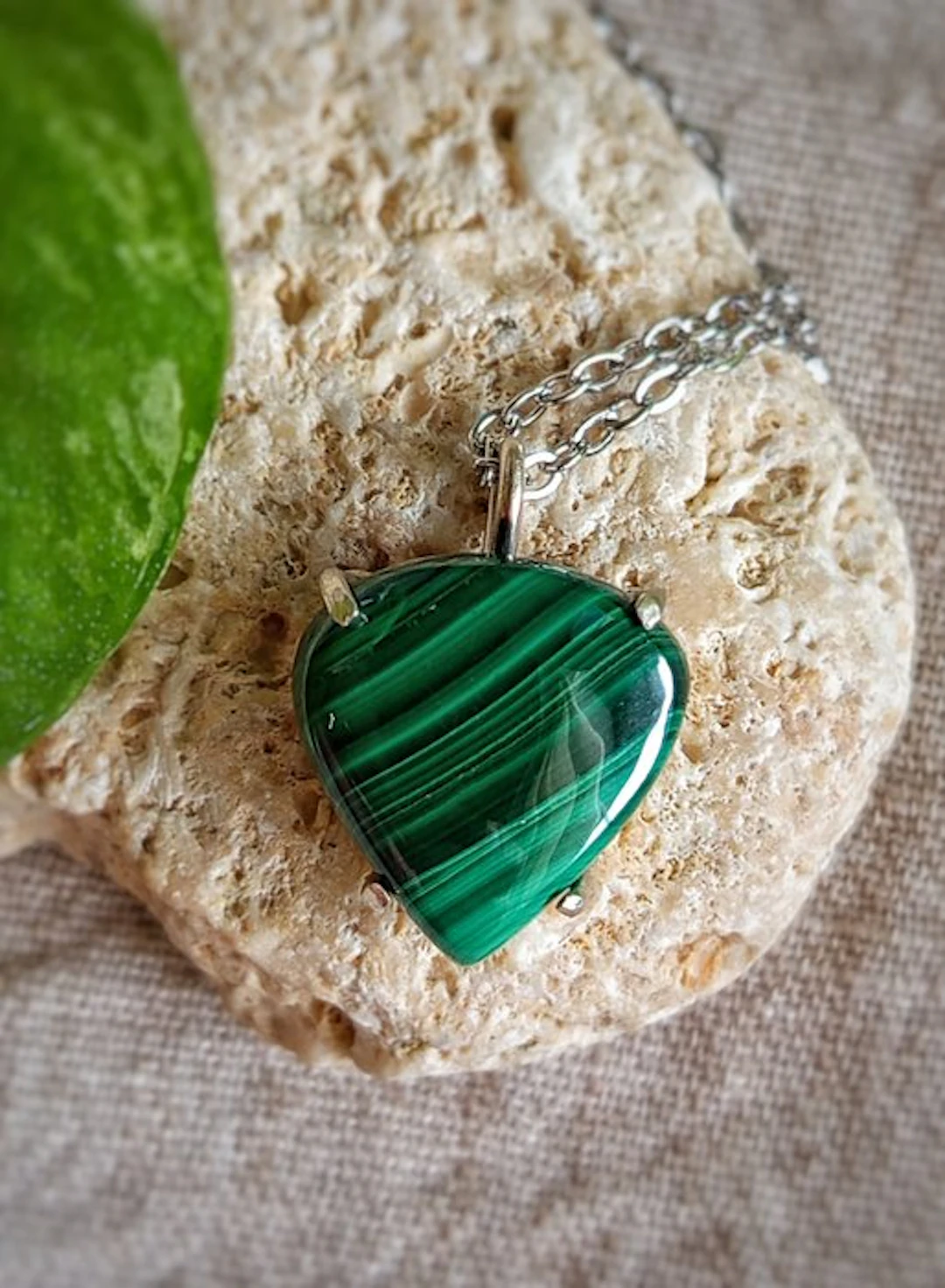 Artisan jewel "Elia" in 925 silver with malachite