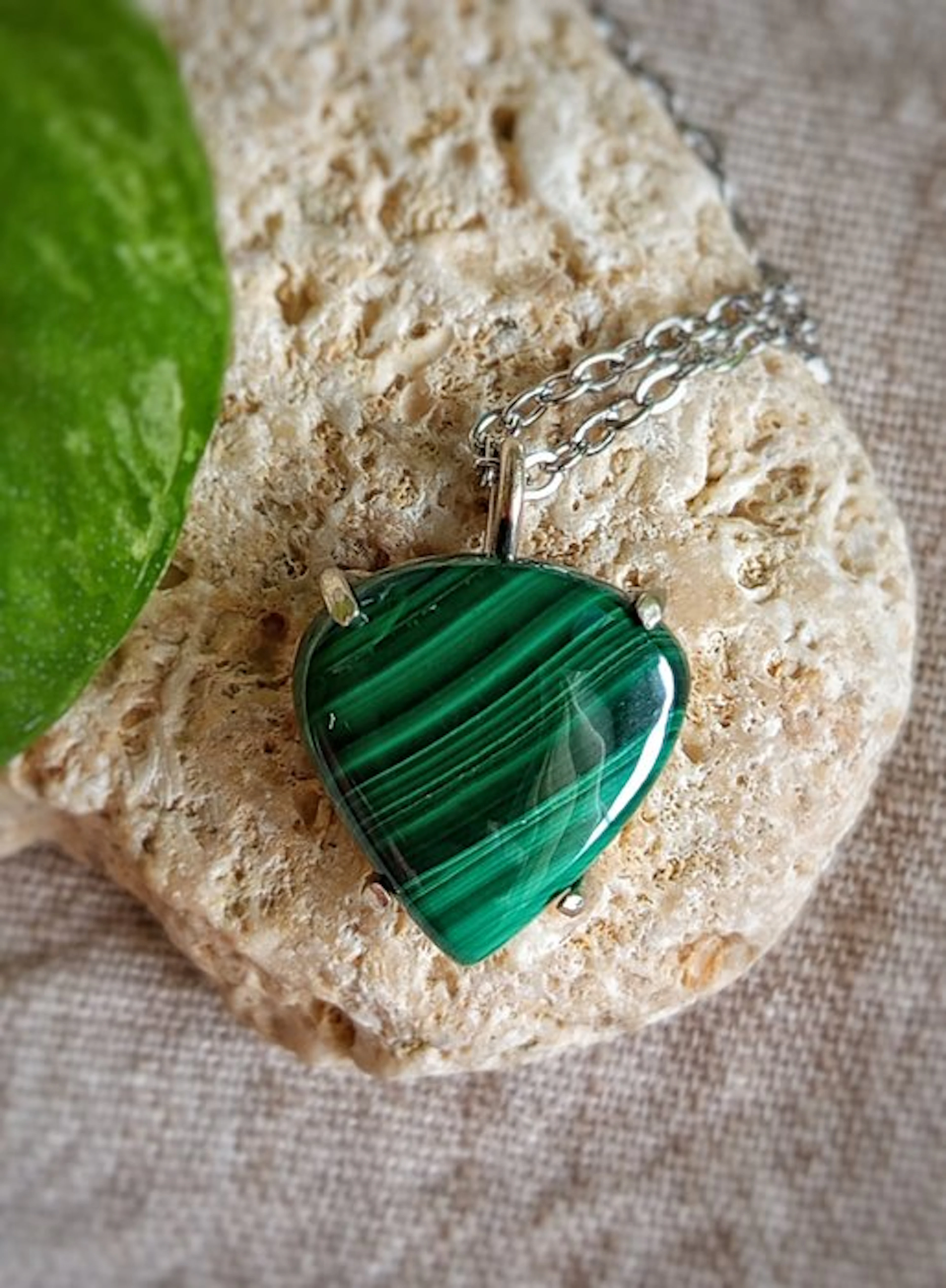 Artisan jewel "Elia" in 925 silver with malachite
