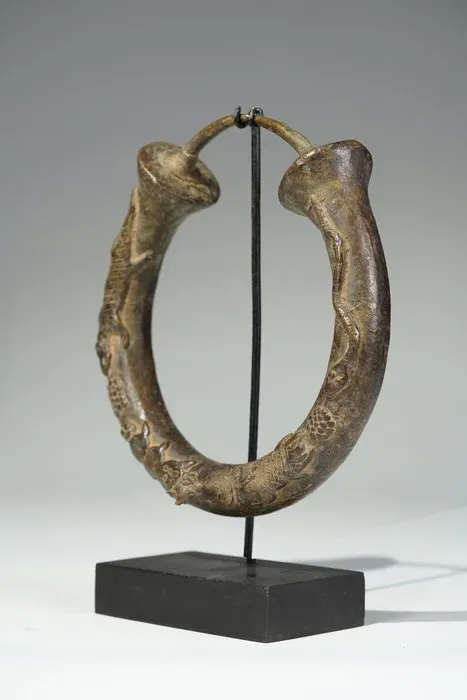 A bronze sculpture - Yoruba - Nigeria (No reserve price)