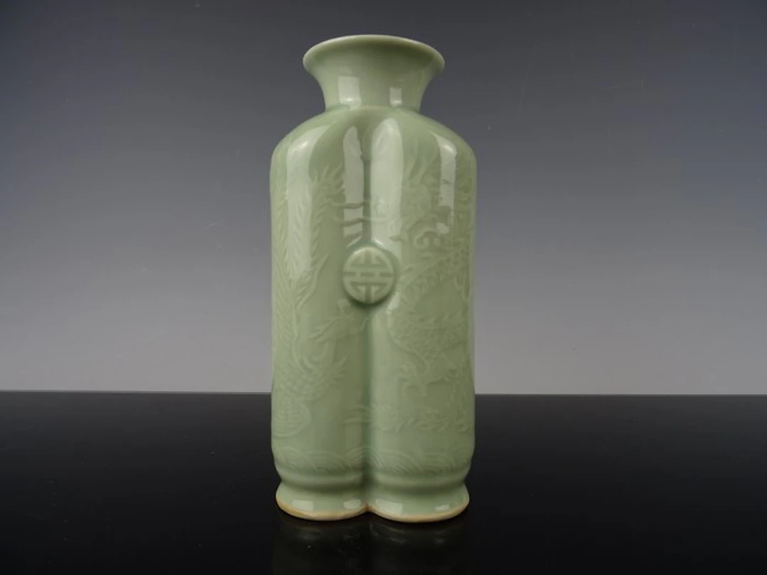 Vase - Porcelain - China