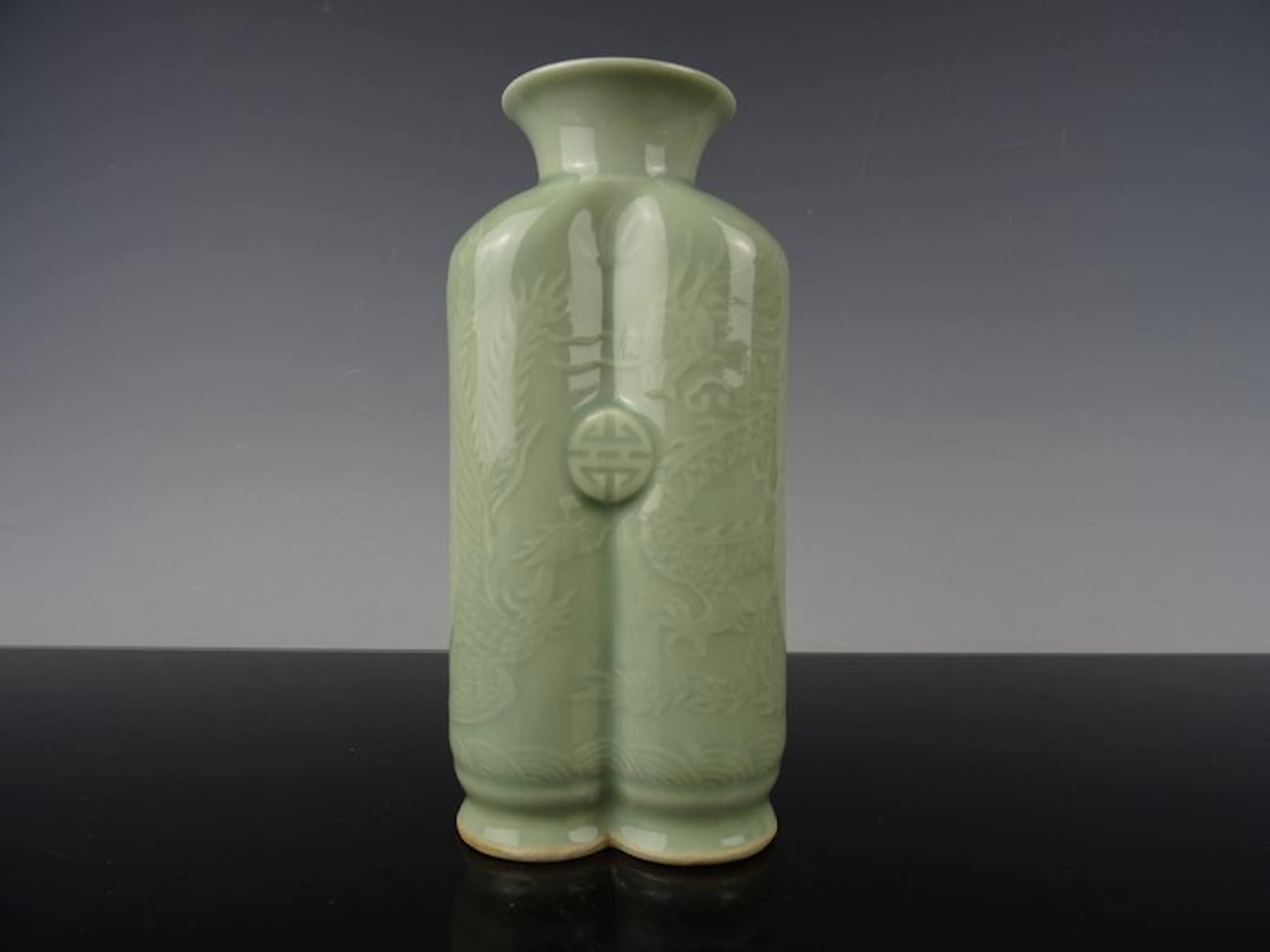 Vase - Porcelain - China