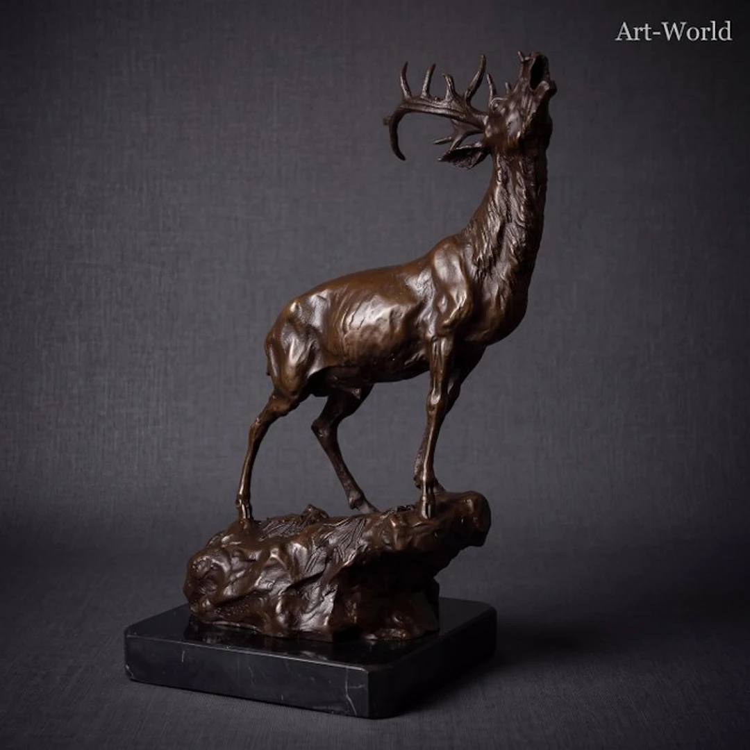 Statue, Hert op rots 38 cm / 6.3 kg - 38 cm - Bronze, Marble