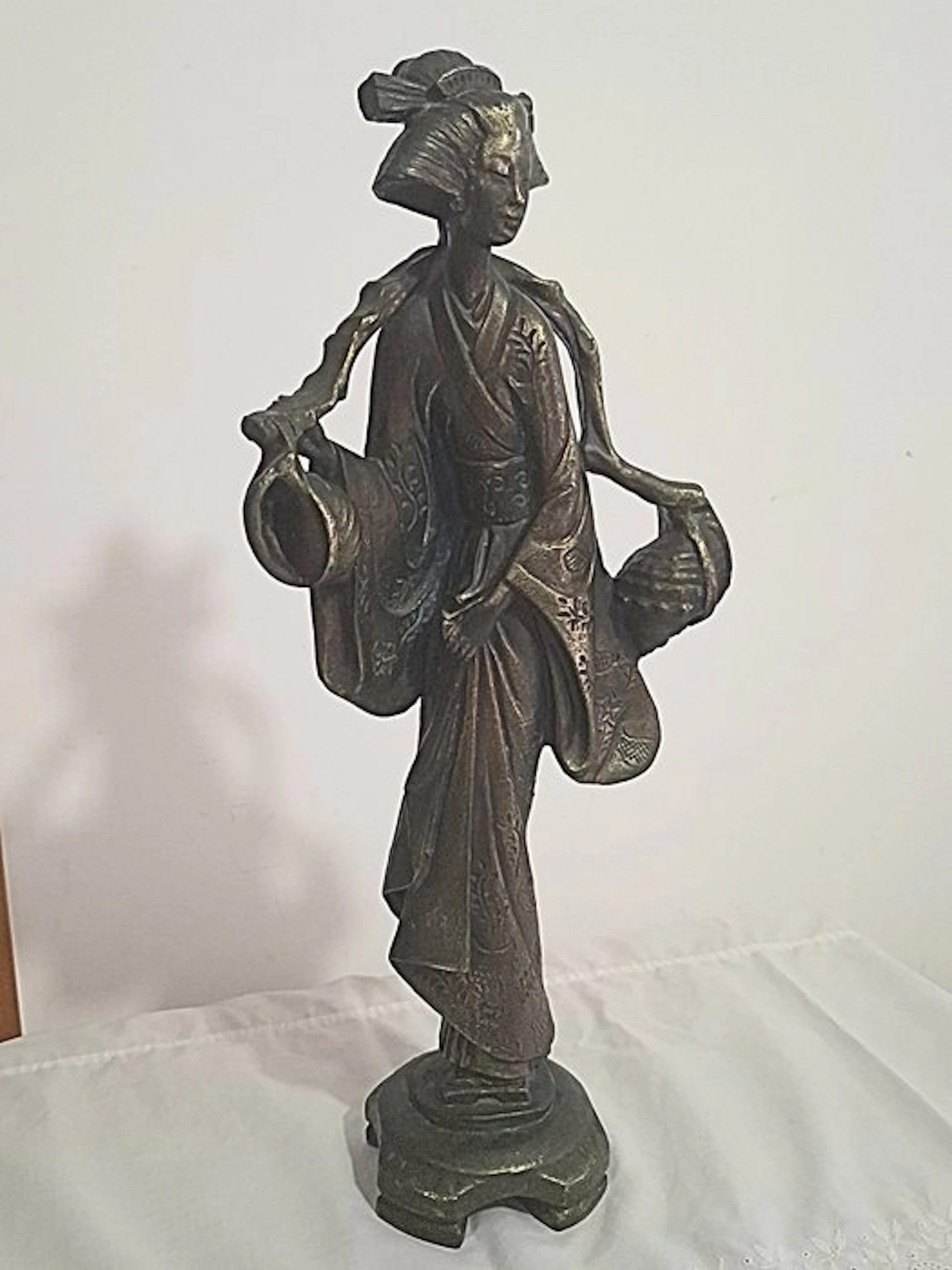 Sculpture, PORTATRICE D'ACQUA - 44 cm - Bronze