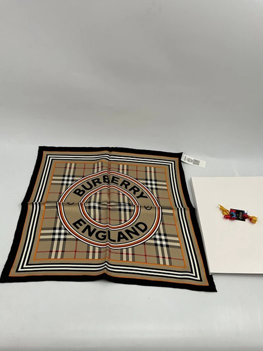 Burberry - Gavroche 45/45 cm - Scarf