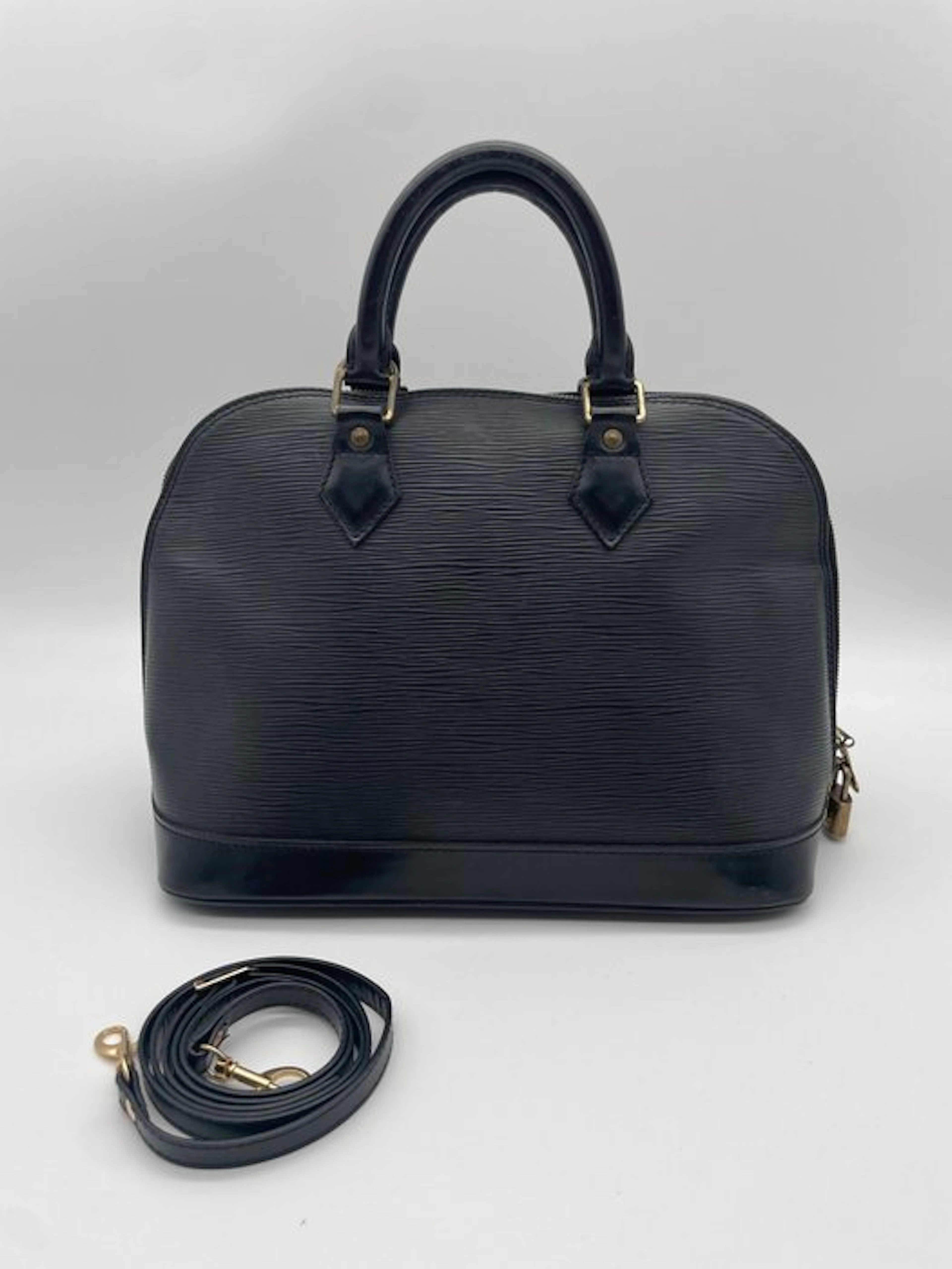 Louis Vuitton - Alma - Handbag