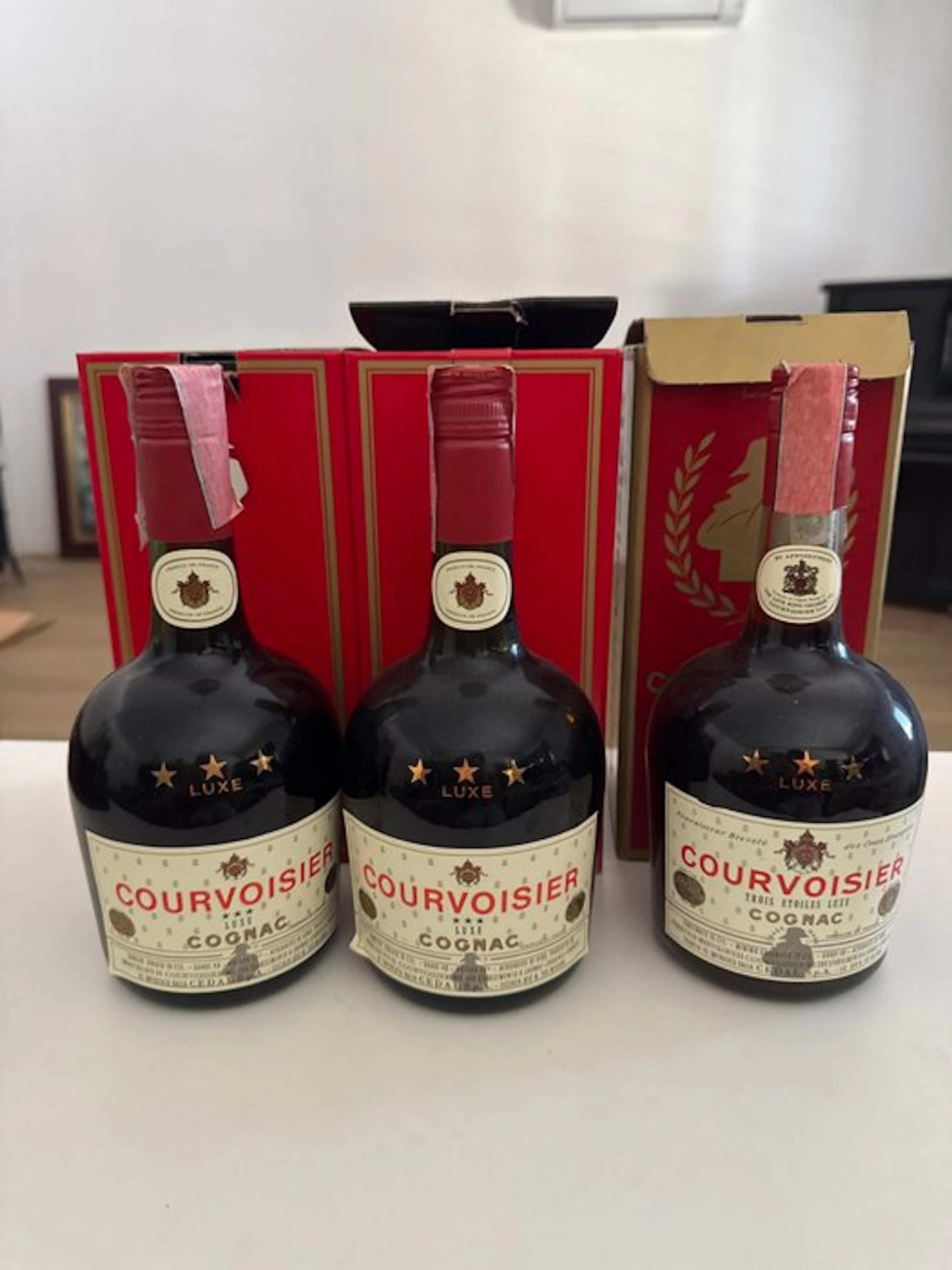 Courvoisier - 3 Star Luxe - b. 1970s - 0.75 Ltr - 3 bottles