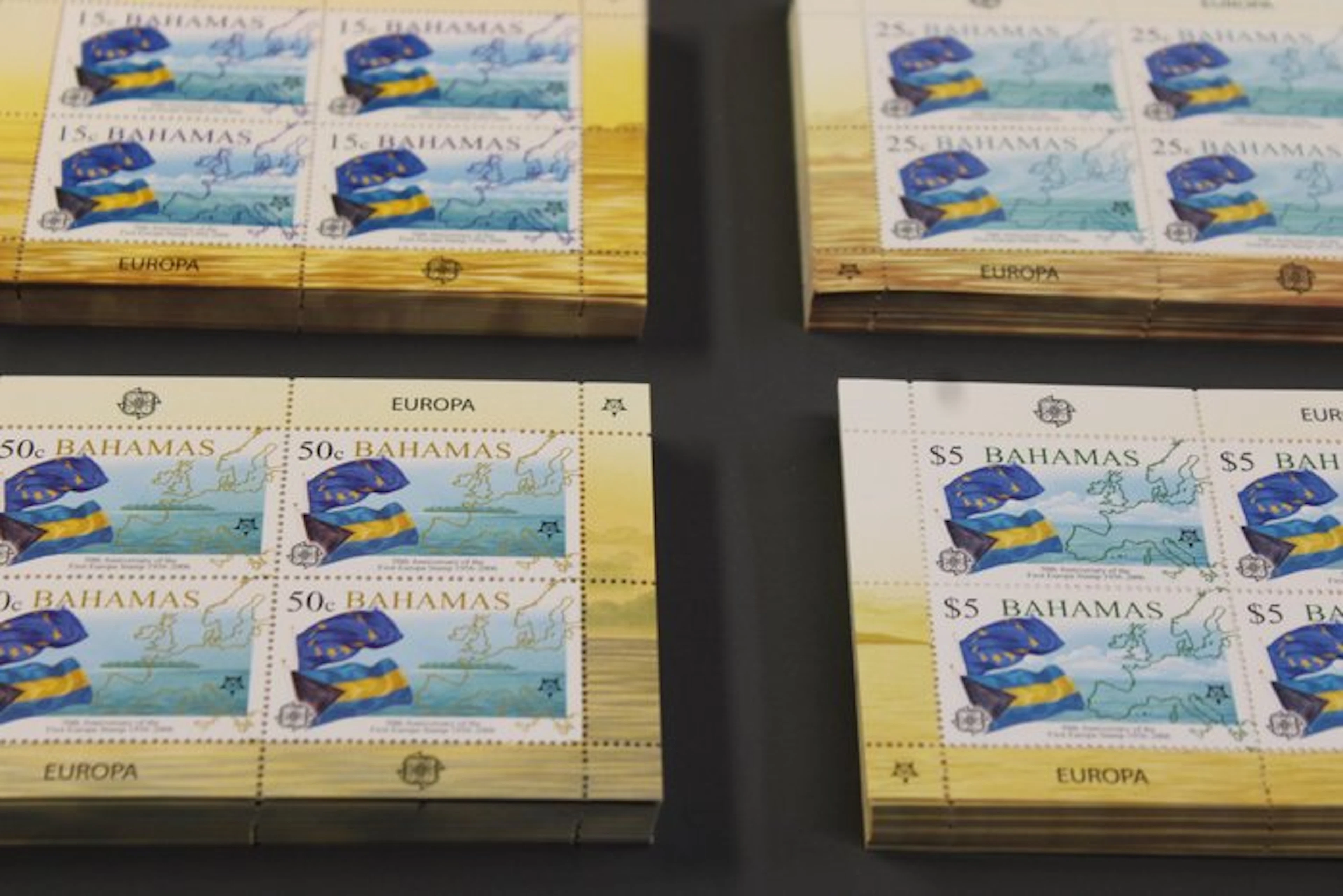 Europe: 50 Years of European Brands - 400 Bahamas blocks