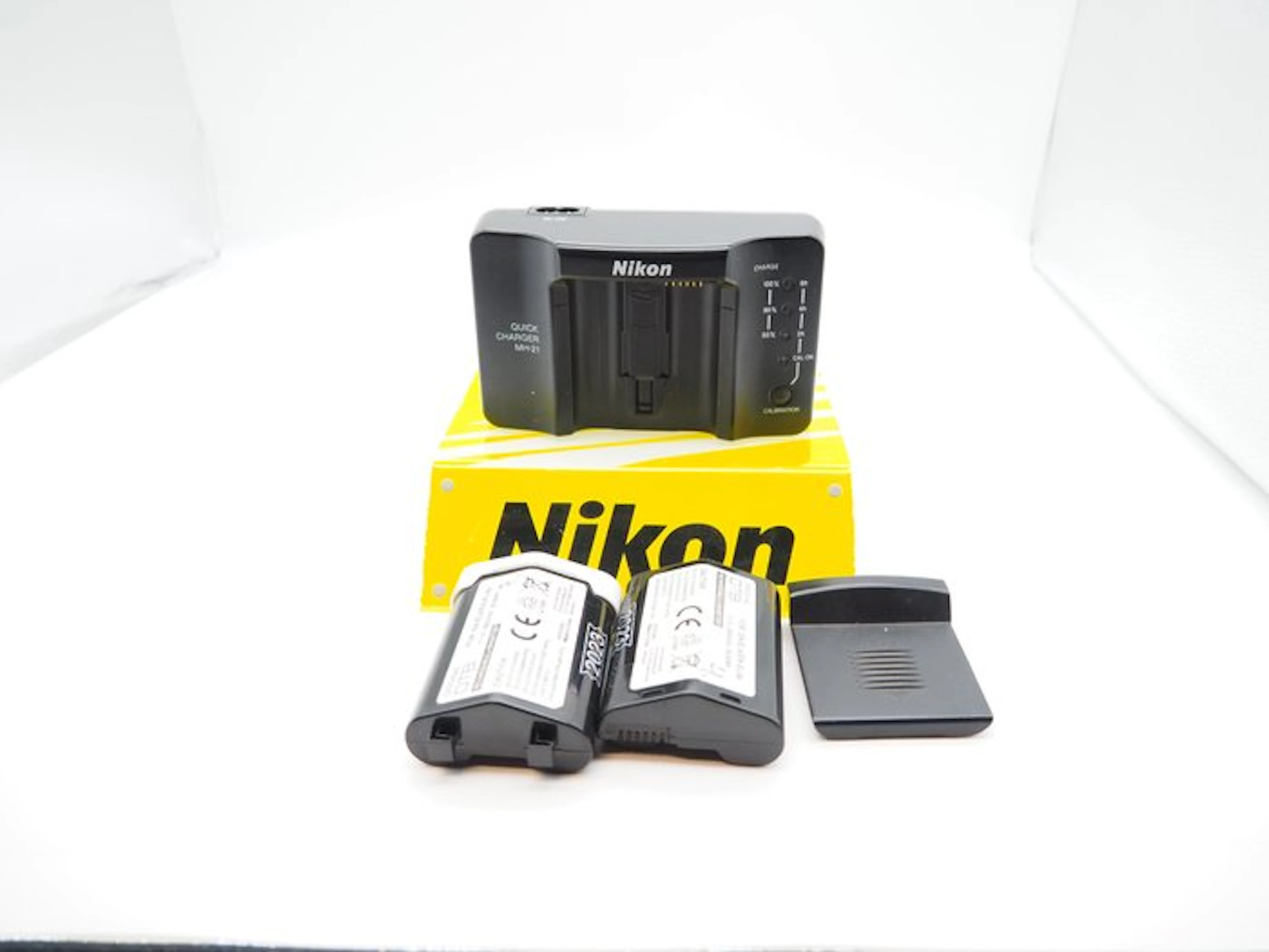 Nikon MH-21 Quick Charger (inclusief 2x accu) Digital camera