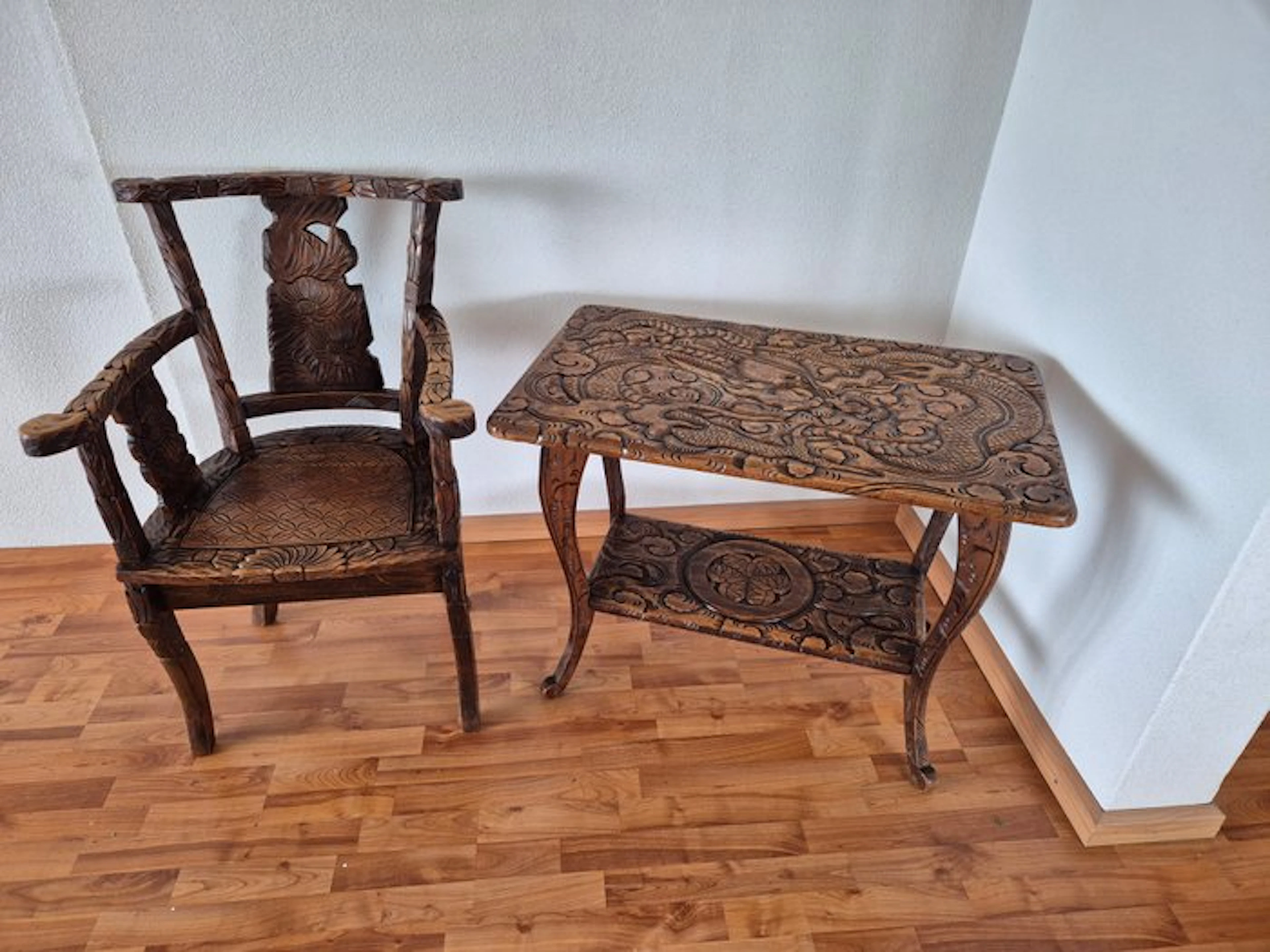 Table - Wood - Set with chair