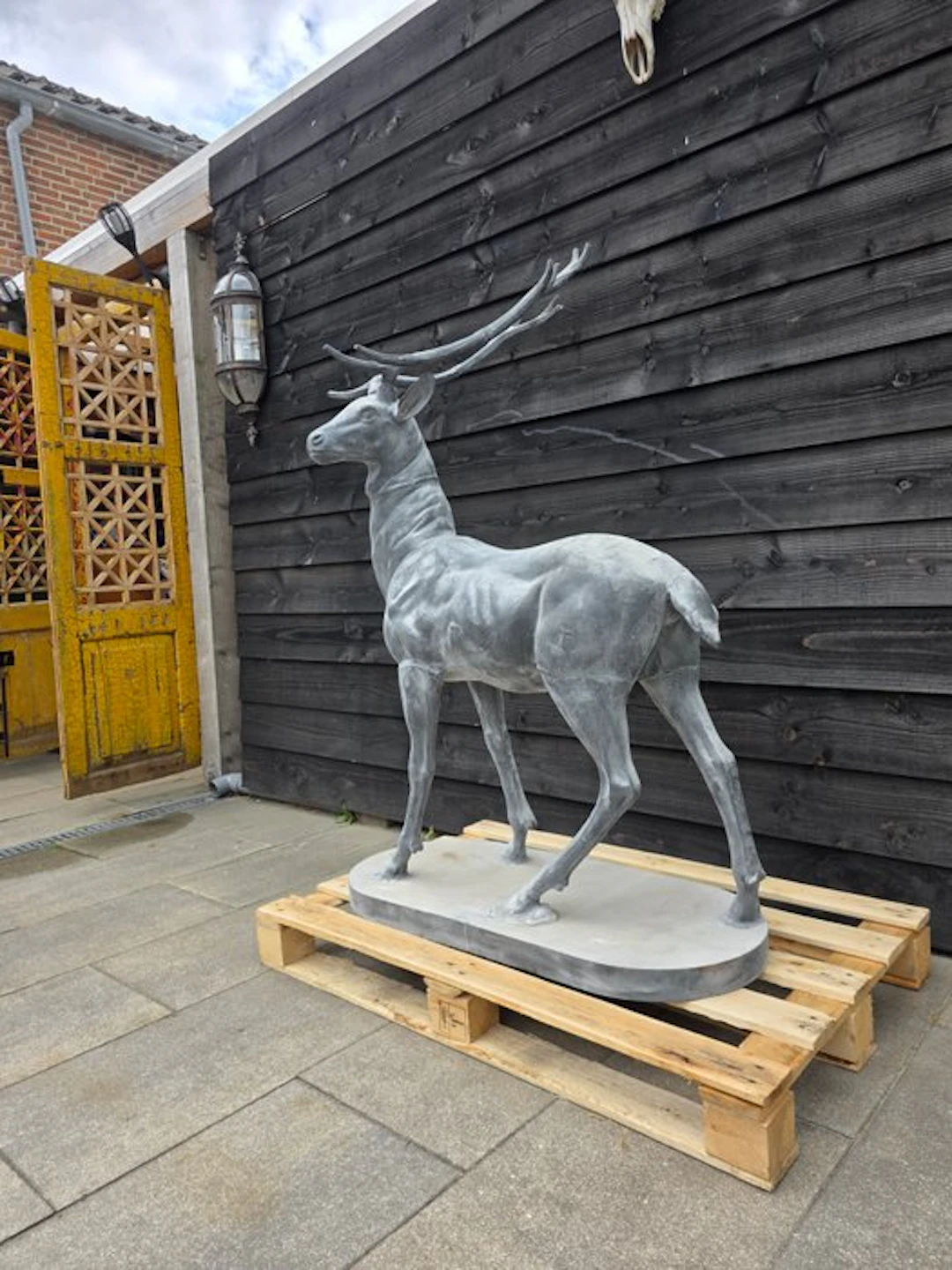 Statue, XL Deer - 139.5 cm - Cast iron - 2026