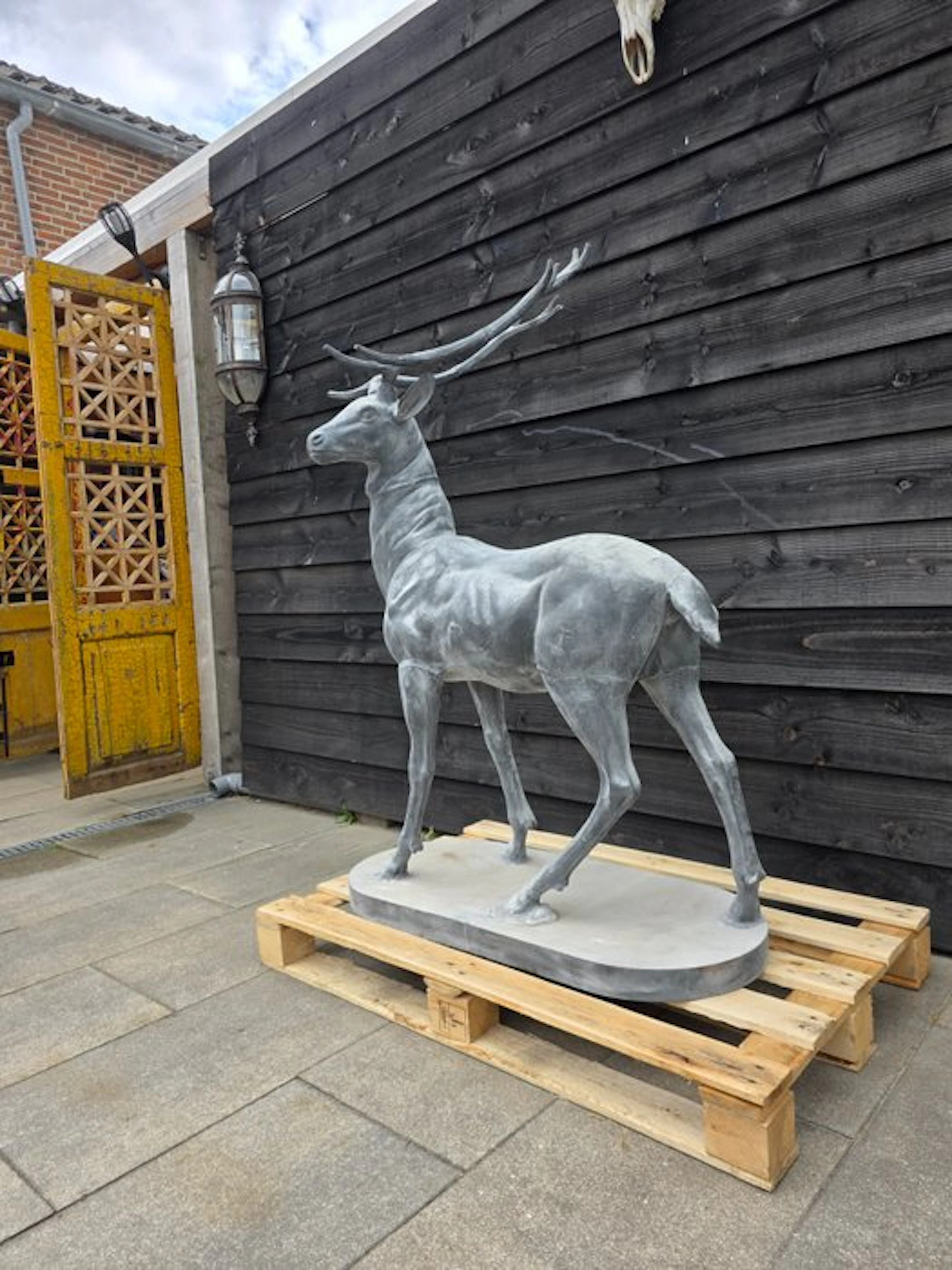 Statue, XL Deer - 139.5 cm - Cast iron - 2026