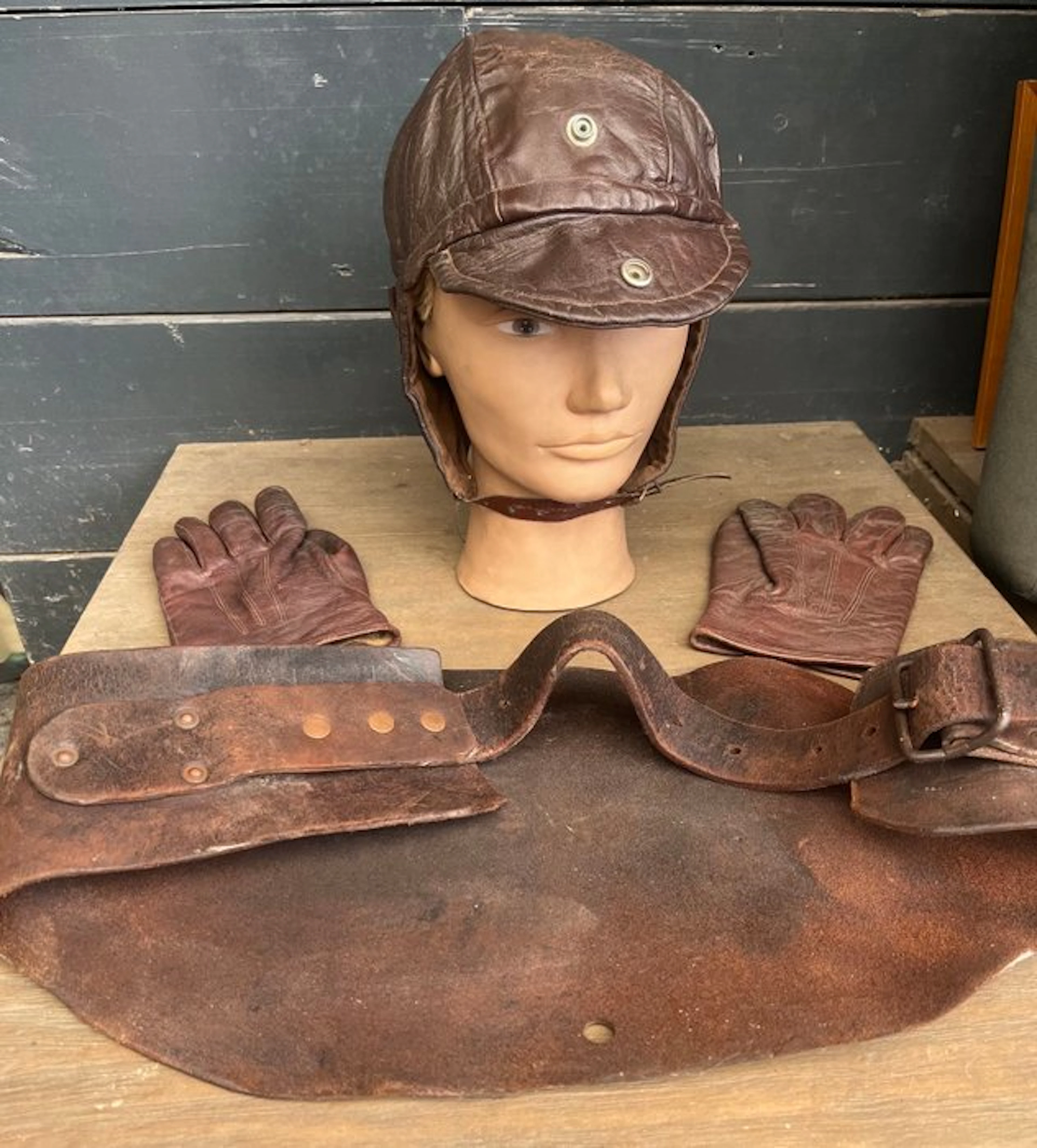 Pilots or racing cap with gloves and kidney belt - Echt Leder - Jet helm