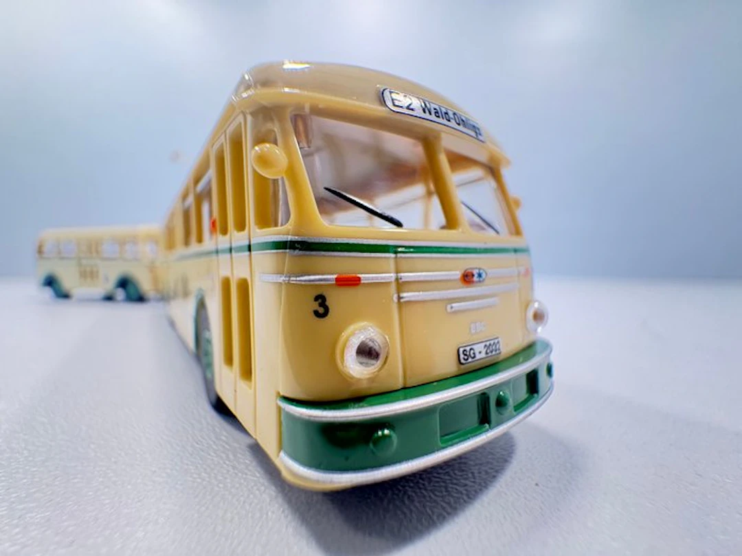 1:87 - Model car (10) - 10 x Trolleybus mit Anhänger...