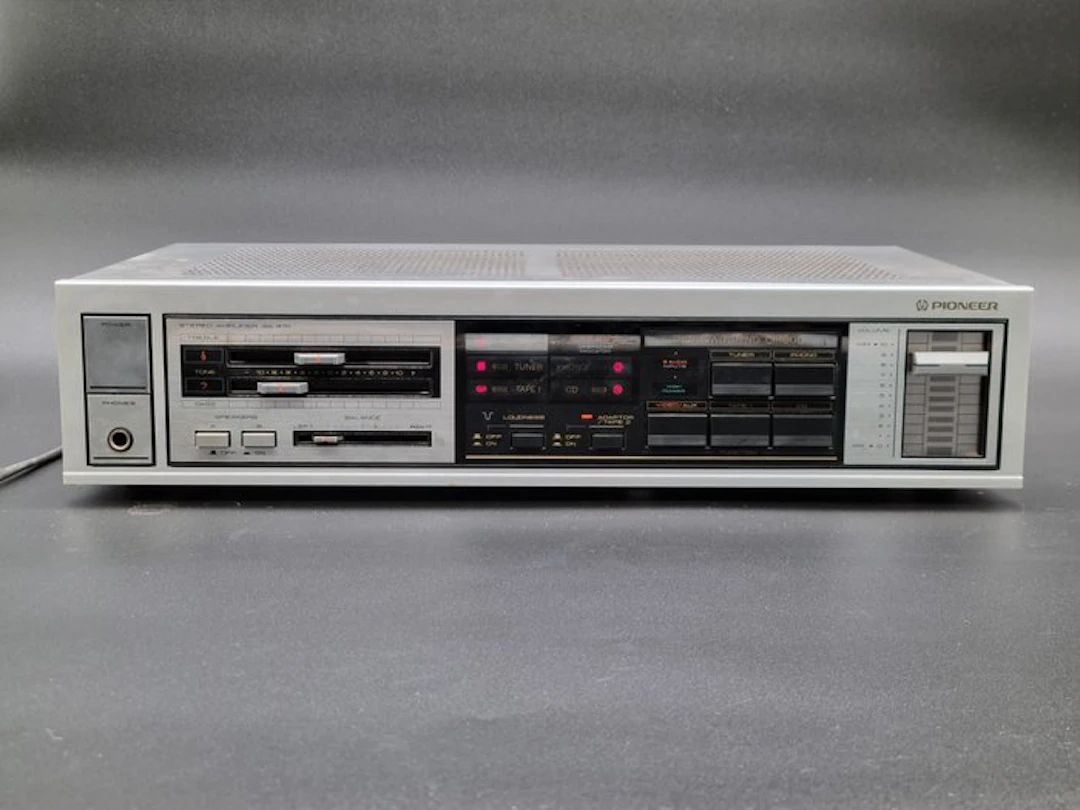 Pioneer - SA-970 Solid state integrated amplifier