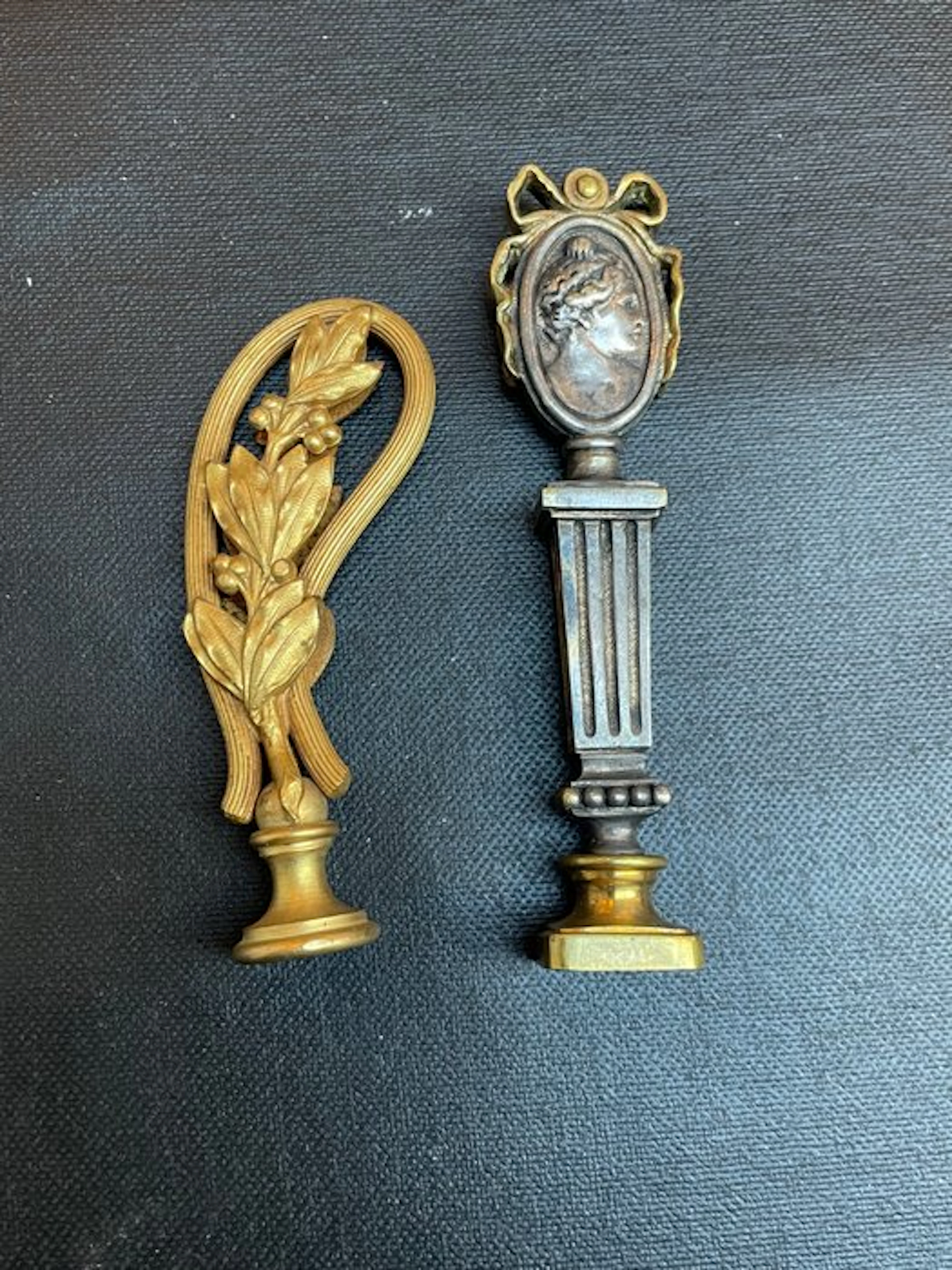 Working tool (2) Antique - Antique lacquer stamp