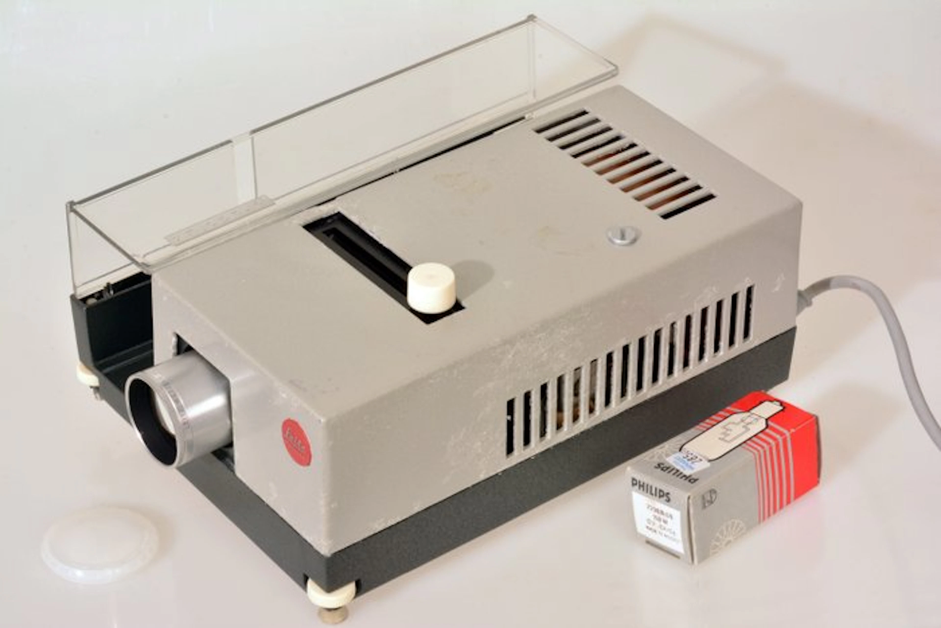 Leitz Pradolux Projector
