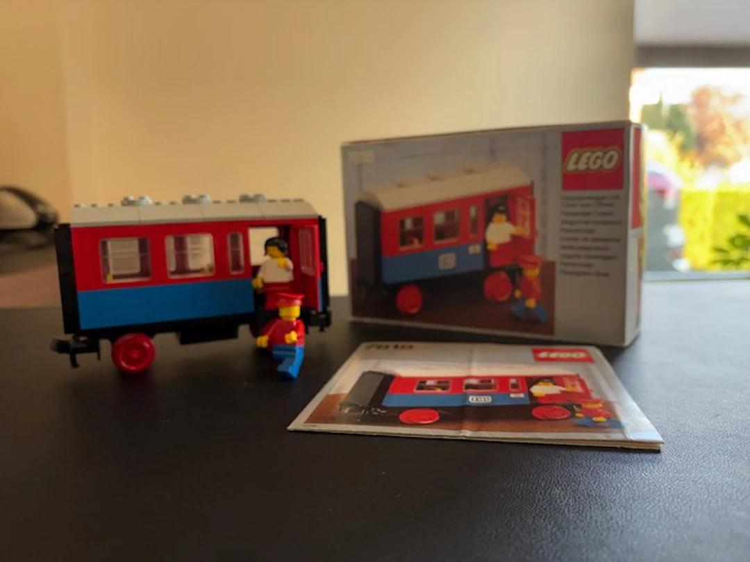 LEGO Set - 7818 - Train - 7818 Passenger Coach