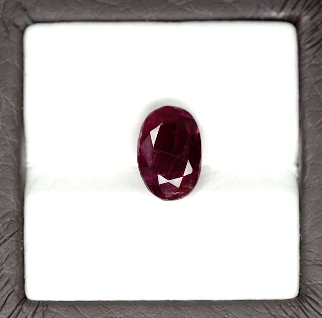 No reserve price - 1 pcs Red Ruby - 3.38 ct - Bellerophon...