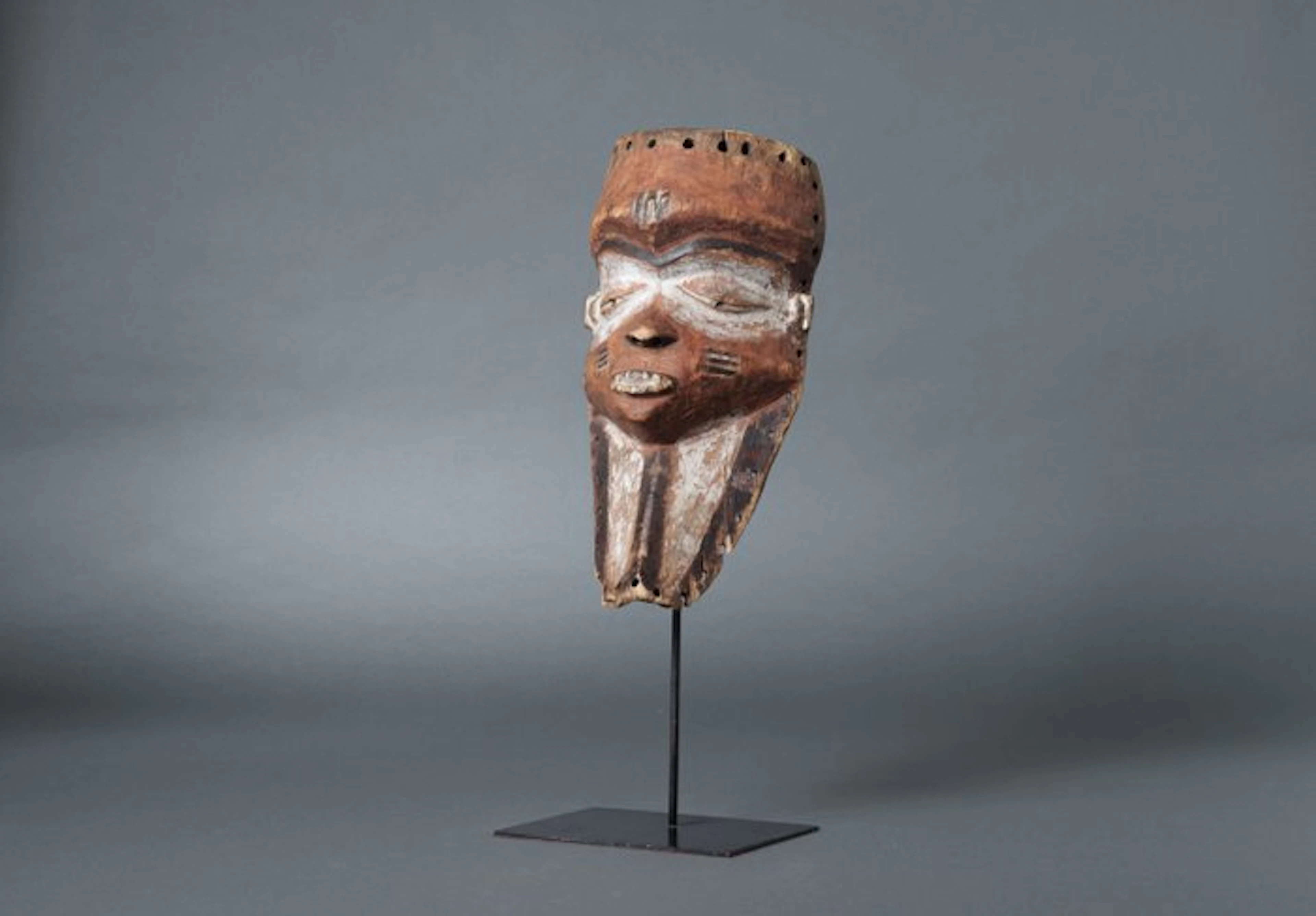 Dance mask - Pende - Democratic Republic of the Congo (No reserve price)