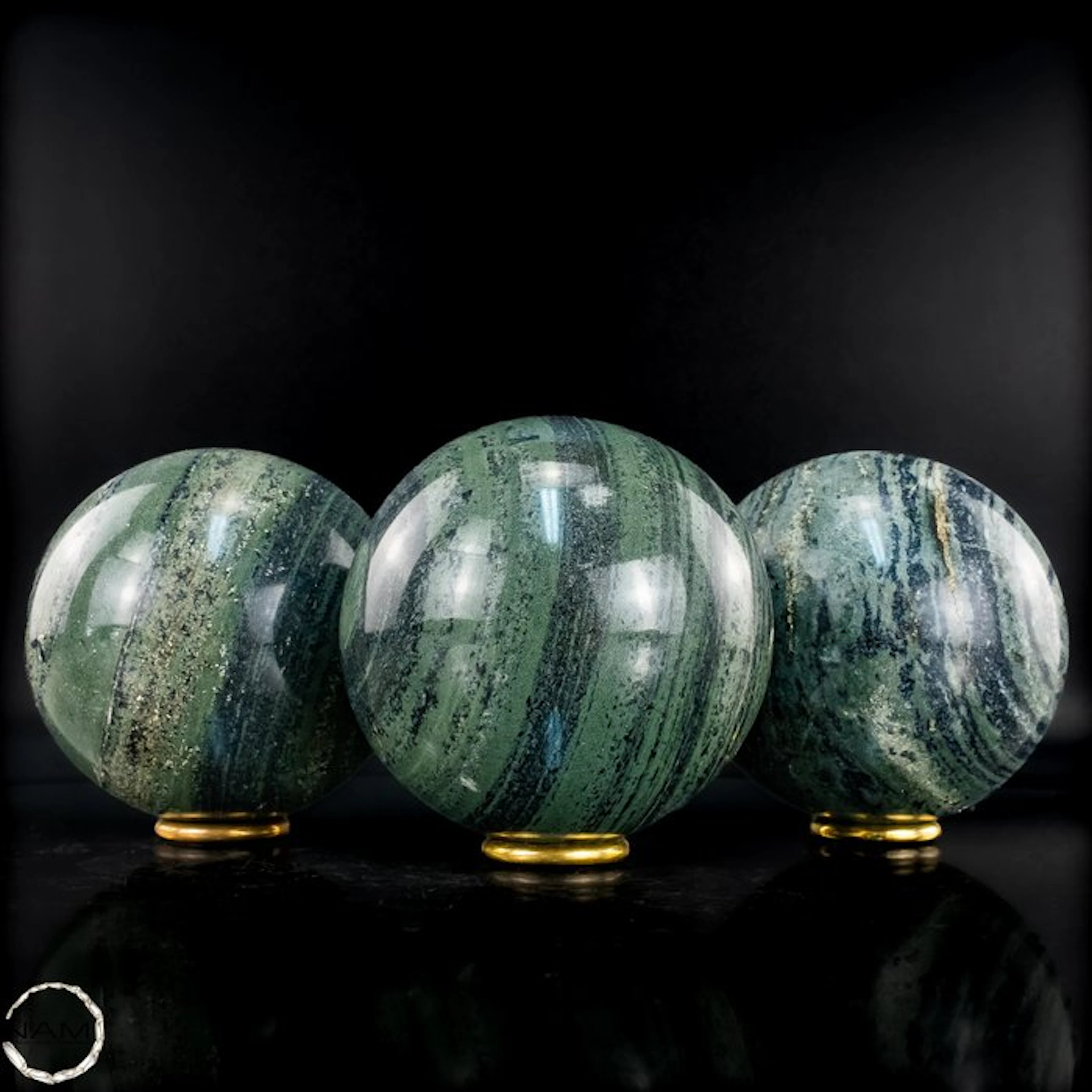 Kambaba Jasper Sphere Set – Fascinating banded natural...