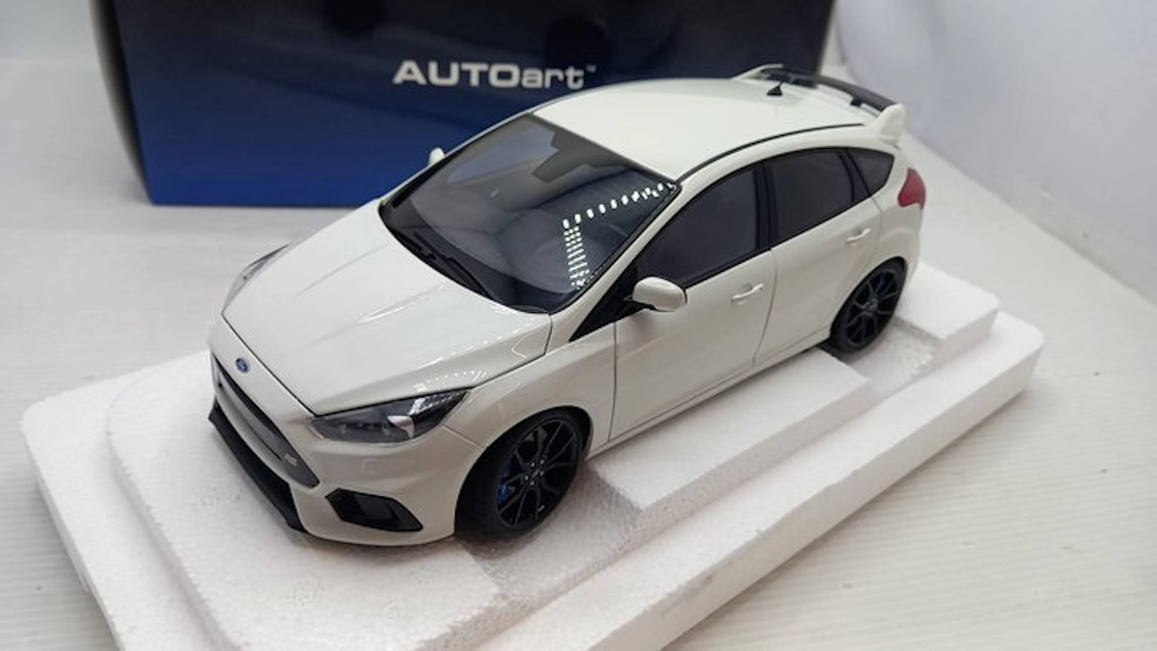 Autoart 1:18 - Model car - Ford Focus RS 2016 - (cod.S24)