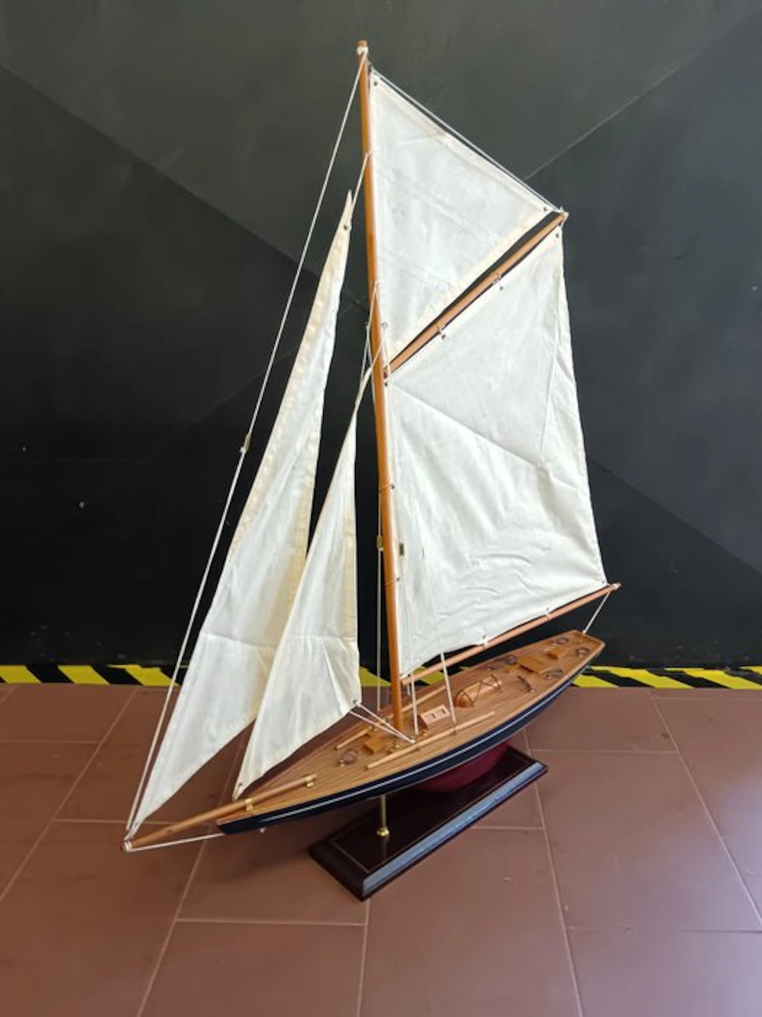 Exhibition model boat - Modello di imbarcazione a vela - Sloop Aurico