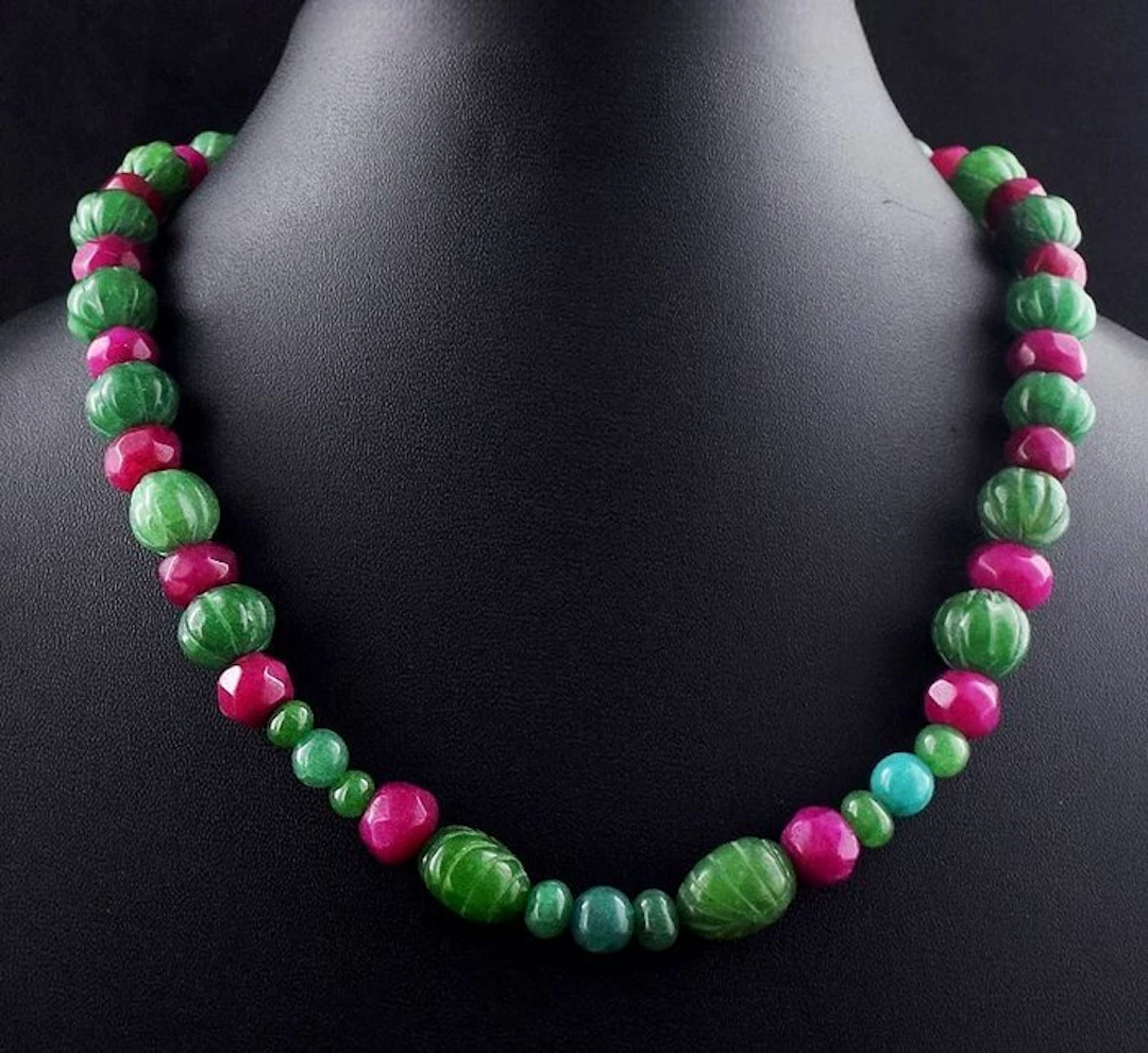 Really nice necklace handmade ruby and emerald beads - 790 Cts