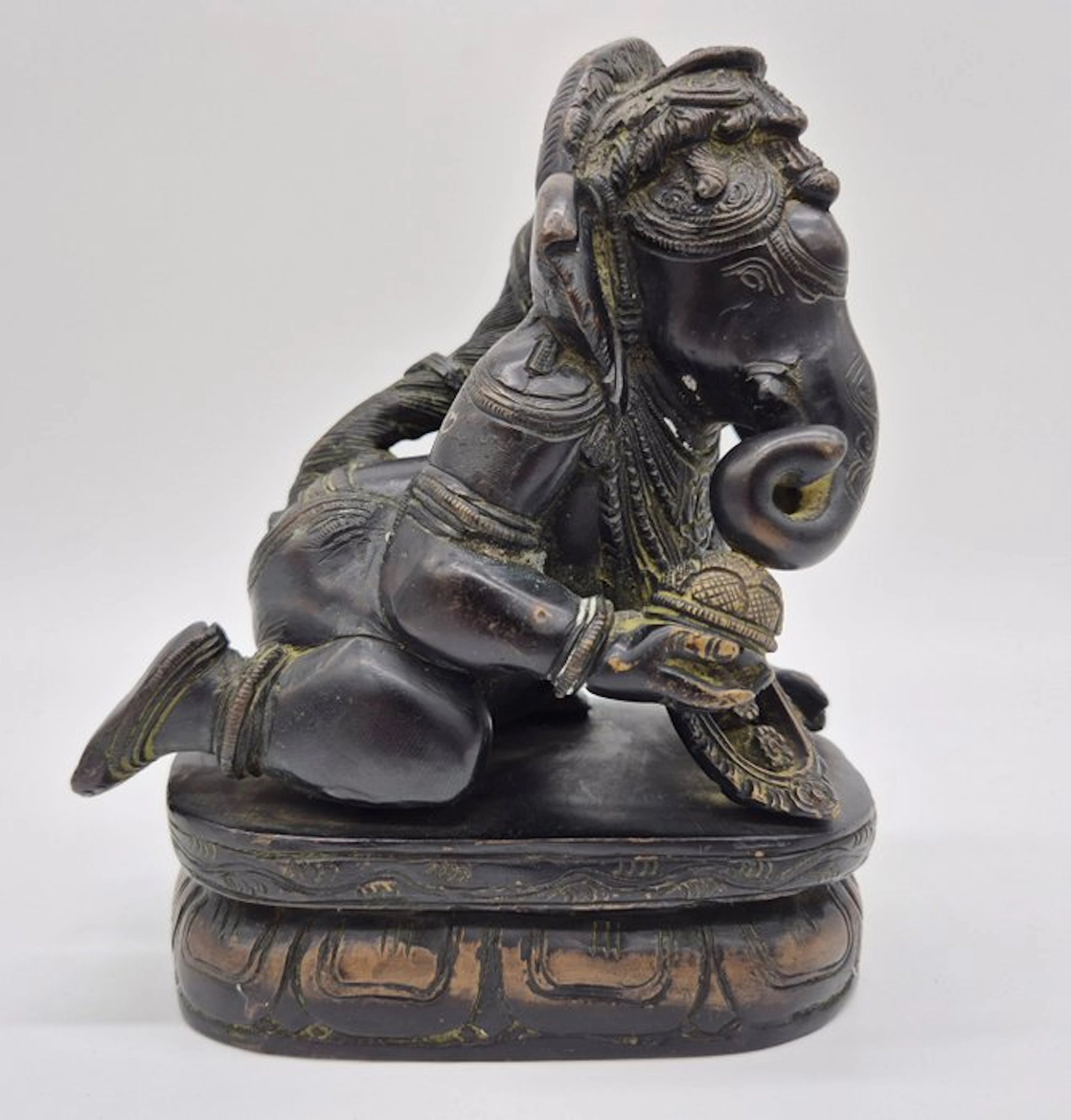 Bronze - Sculpture, Ganesha als Kind mit Süßigkeit - 18 cm - Bronze - 1980