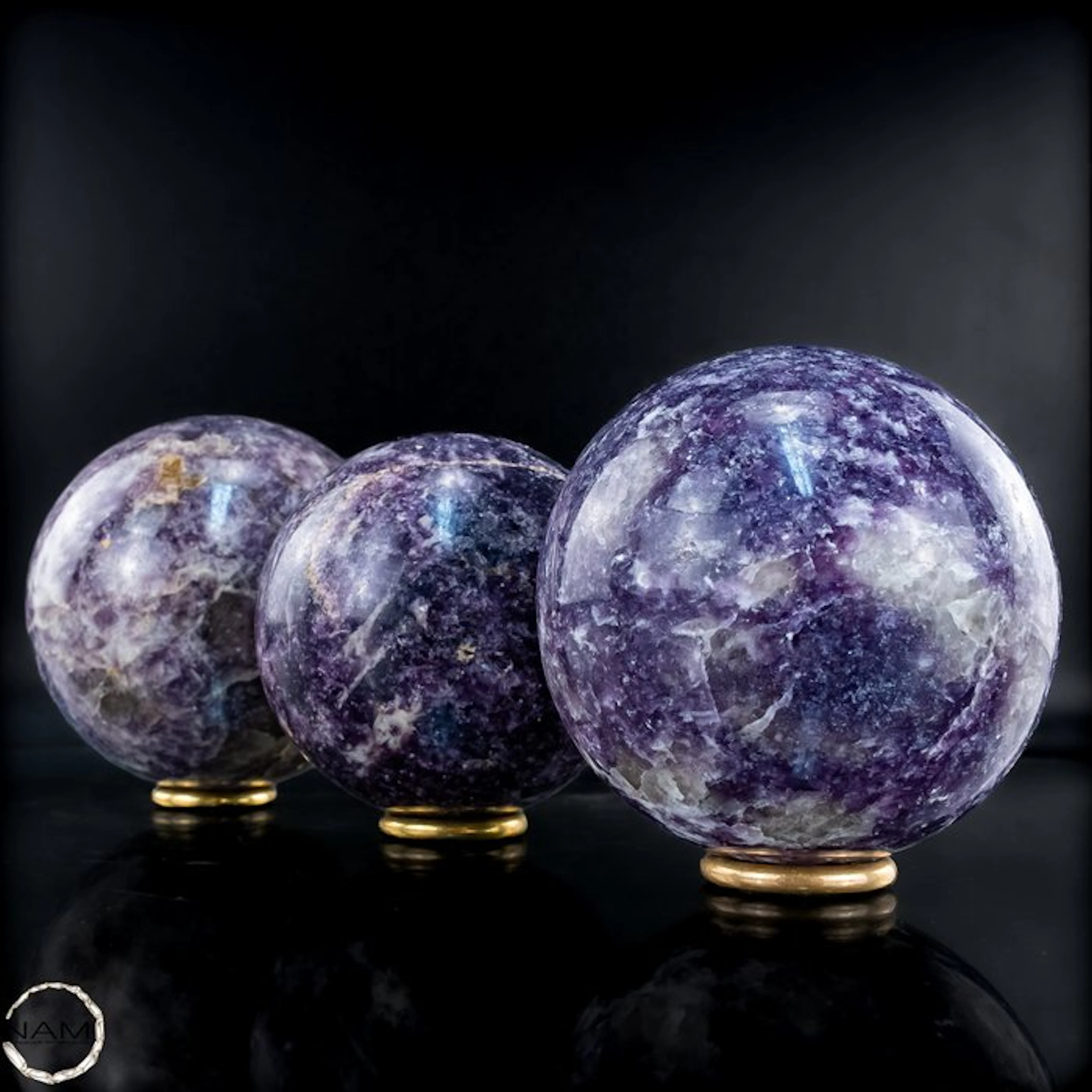 Unicorn Stone Sphere Set – Three fascinating spheres in...