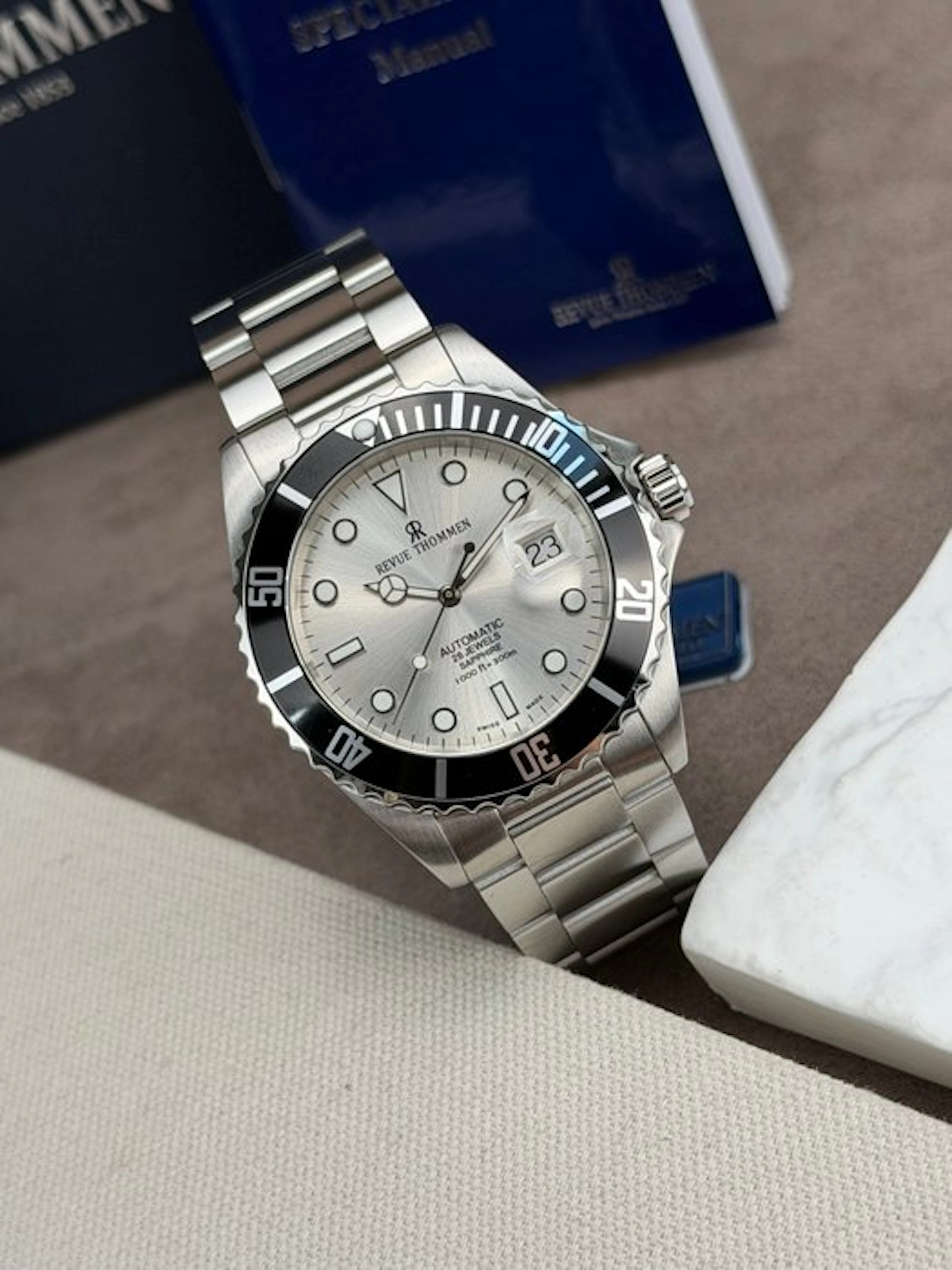 Revue Thommen - Diver Automatic Date Silver/Black - 17571.2127 - Men