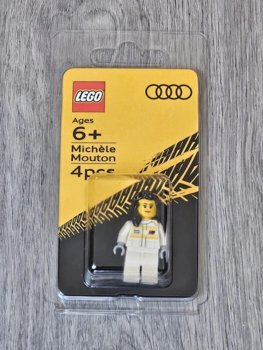 LEGO - Minifigures - Minifigure Michéle Mouton. In Nieuwstaat! - 2020+