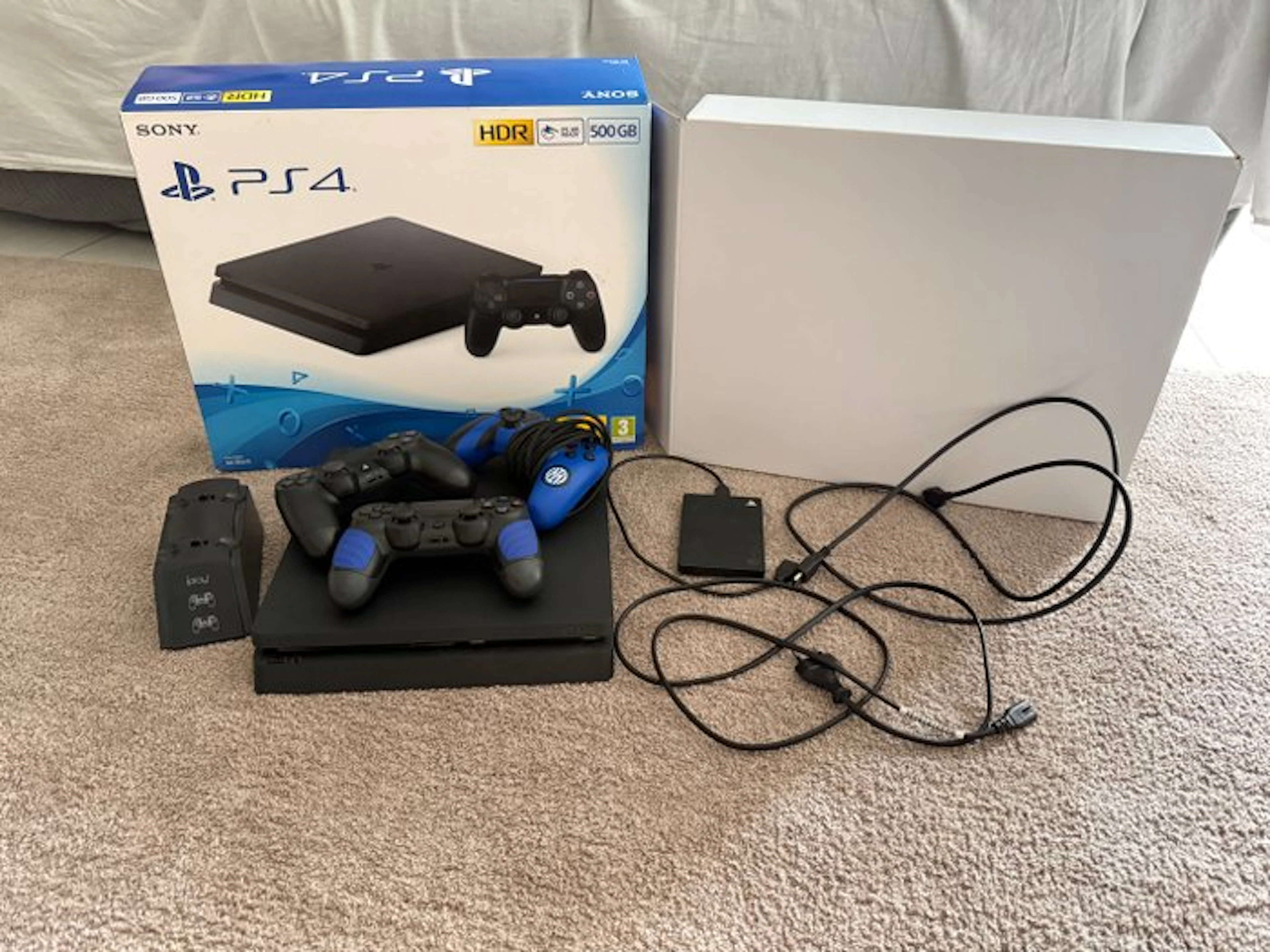 Sony - Playstation 4 (PS4) - PS4 CUH-2216A - Video game...