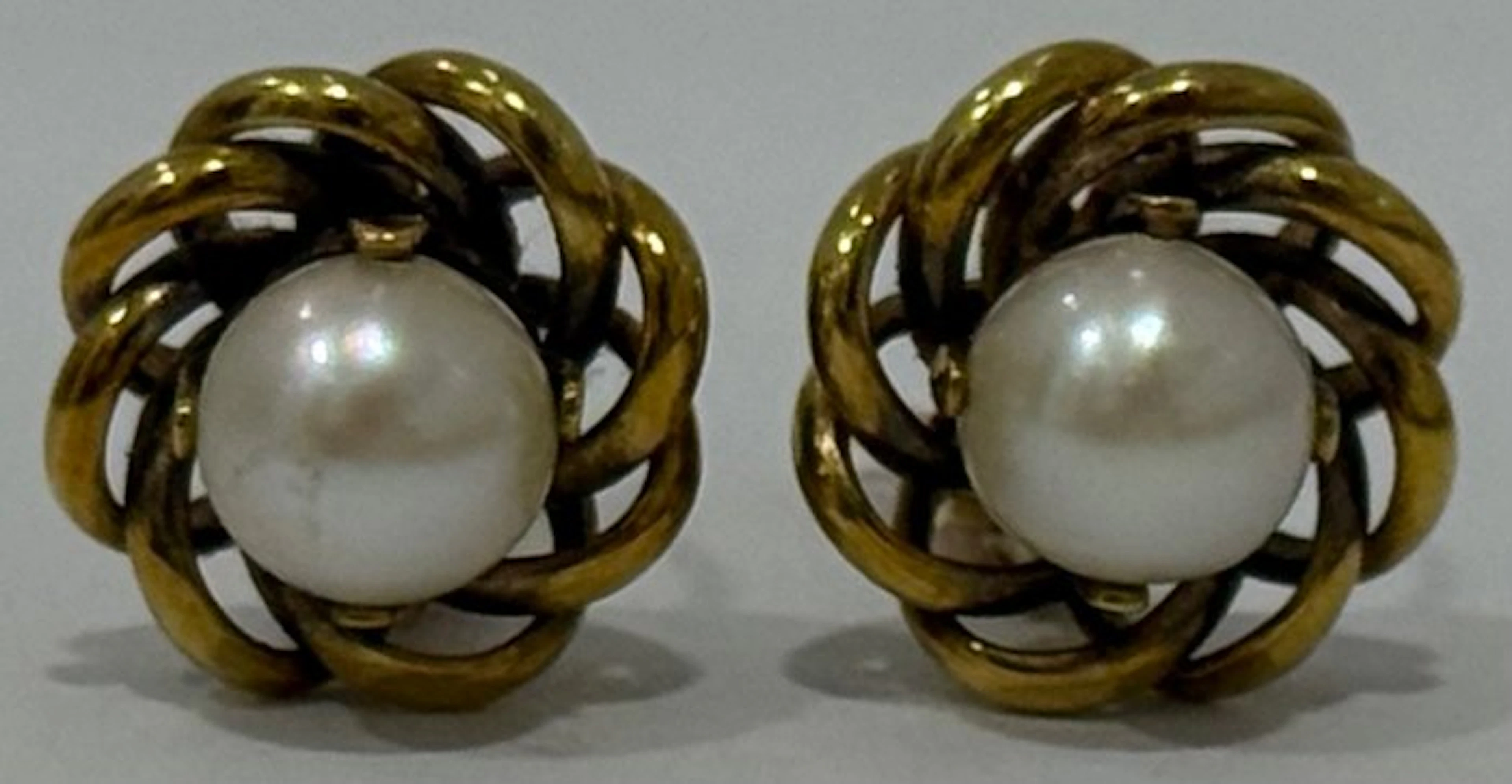 Earrings - 18 kt. Yellow gold Pearl