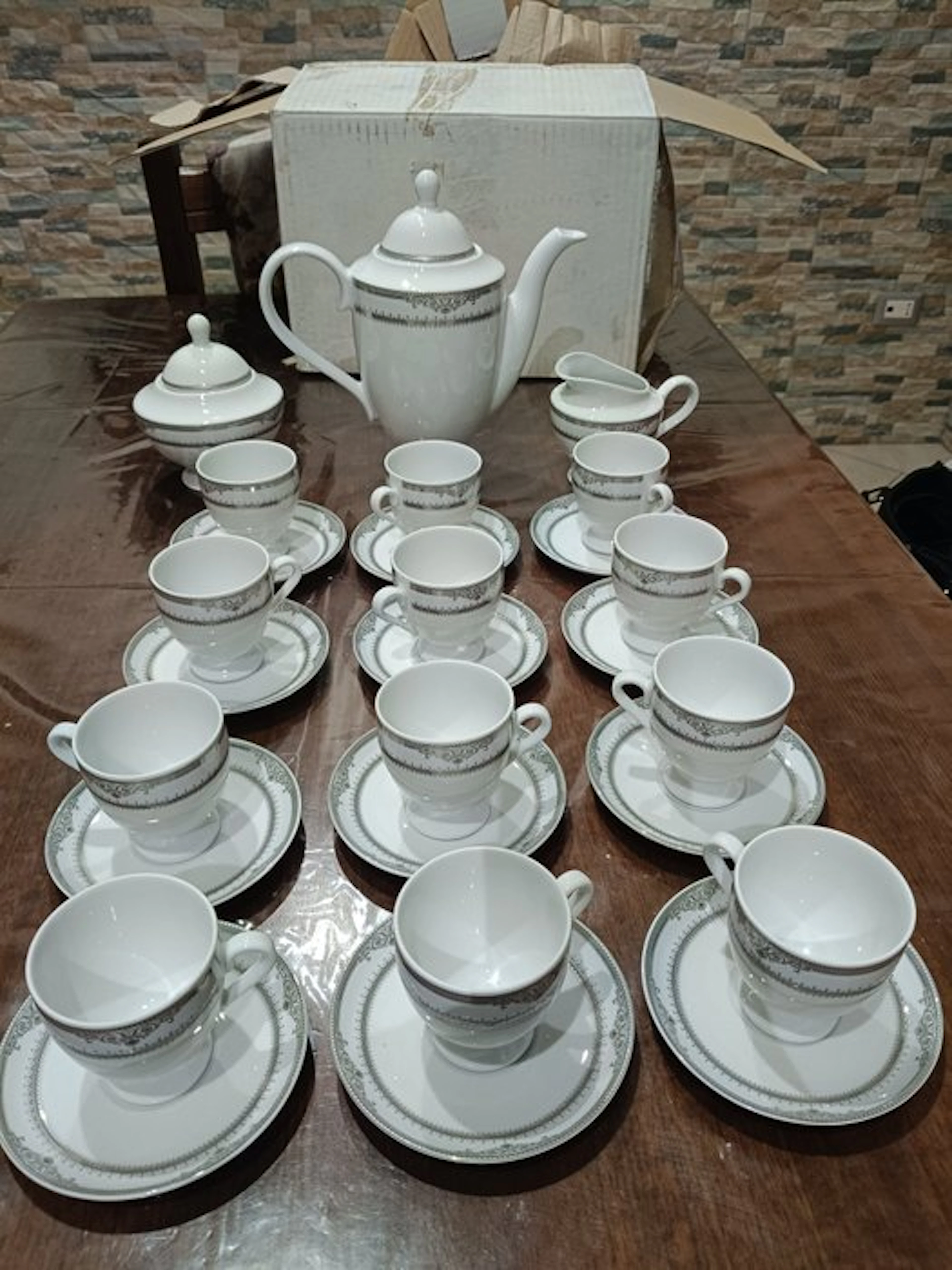 T. Limoges - Coffee service (27) - Porcelain - coffee service