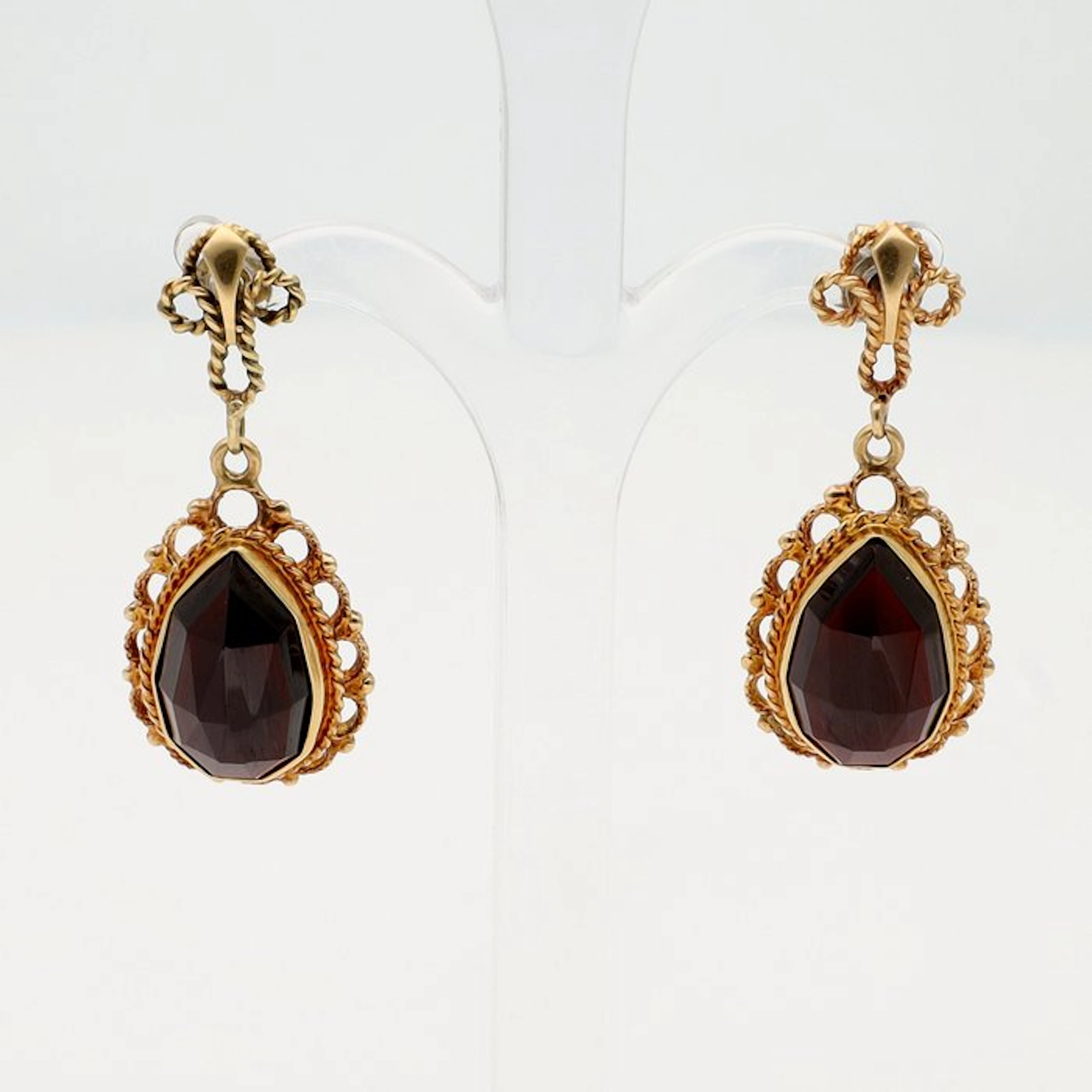 Earrings - 14 kt. Yellow gold - Garnet