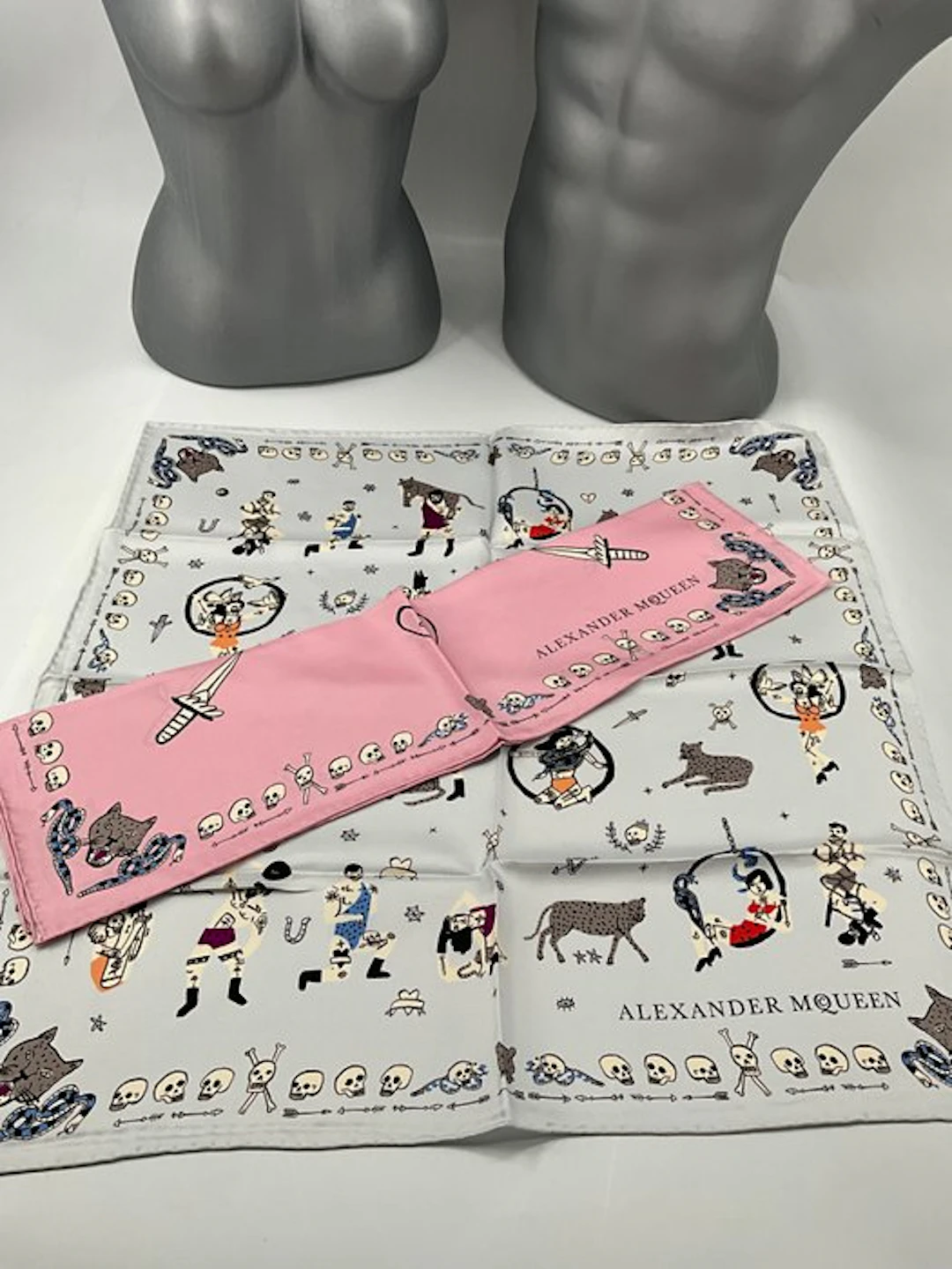 Alexander McQueen - LOT DE 2 Gavroches INCROYABLE - Scarf