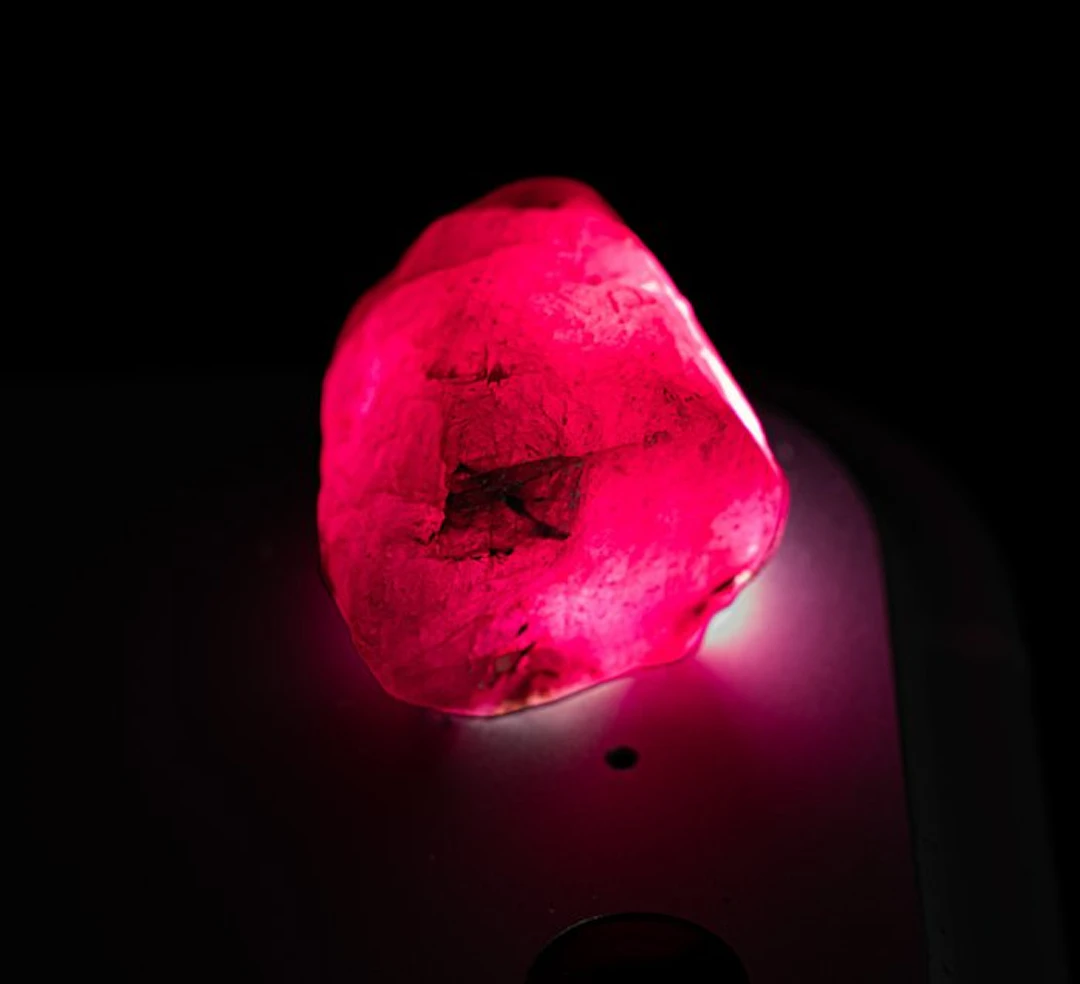 32.50 CARATS! - Pigeon-blood rubies
