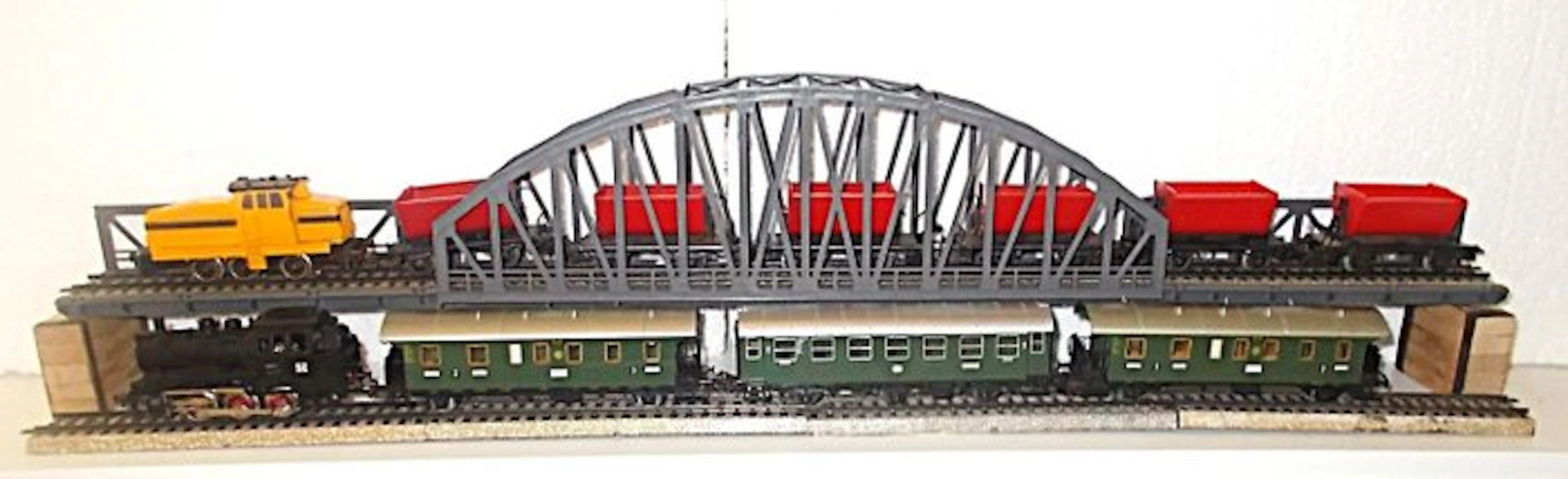 Märklin H0 - Model train (11) - Two locomotives 3080 and 89005