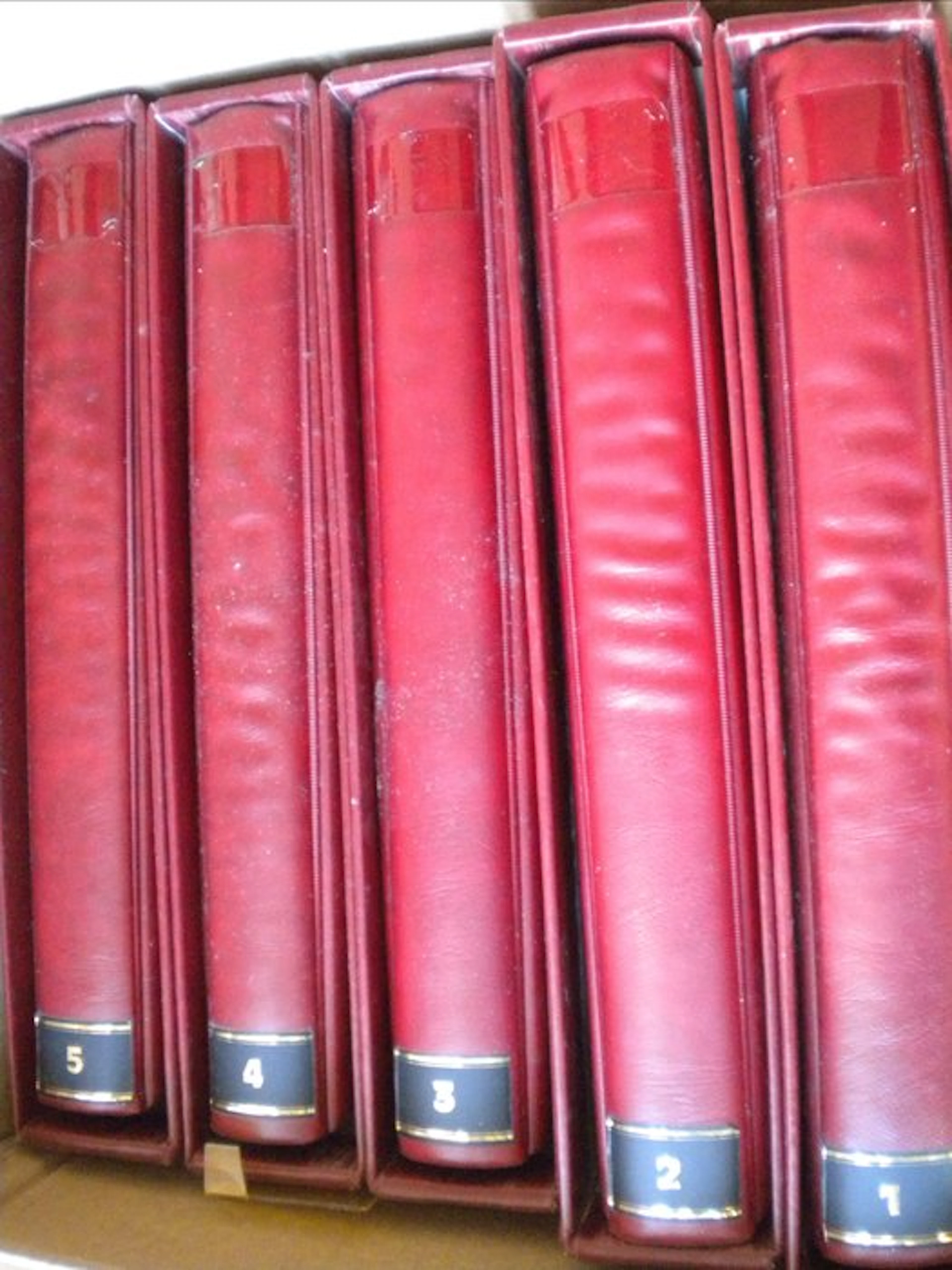 Belgium - 5 beautiful 14-ring binders in superb condition.
