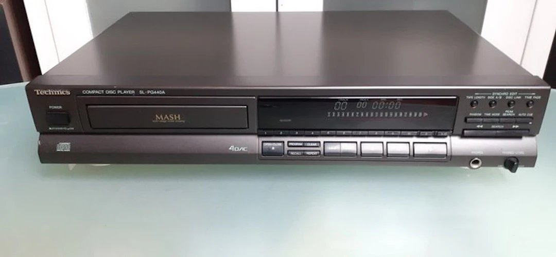 Technics - SL-PG440A / 1-Bit MASH (Multi-Stage Noise...