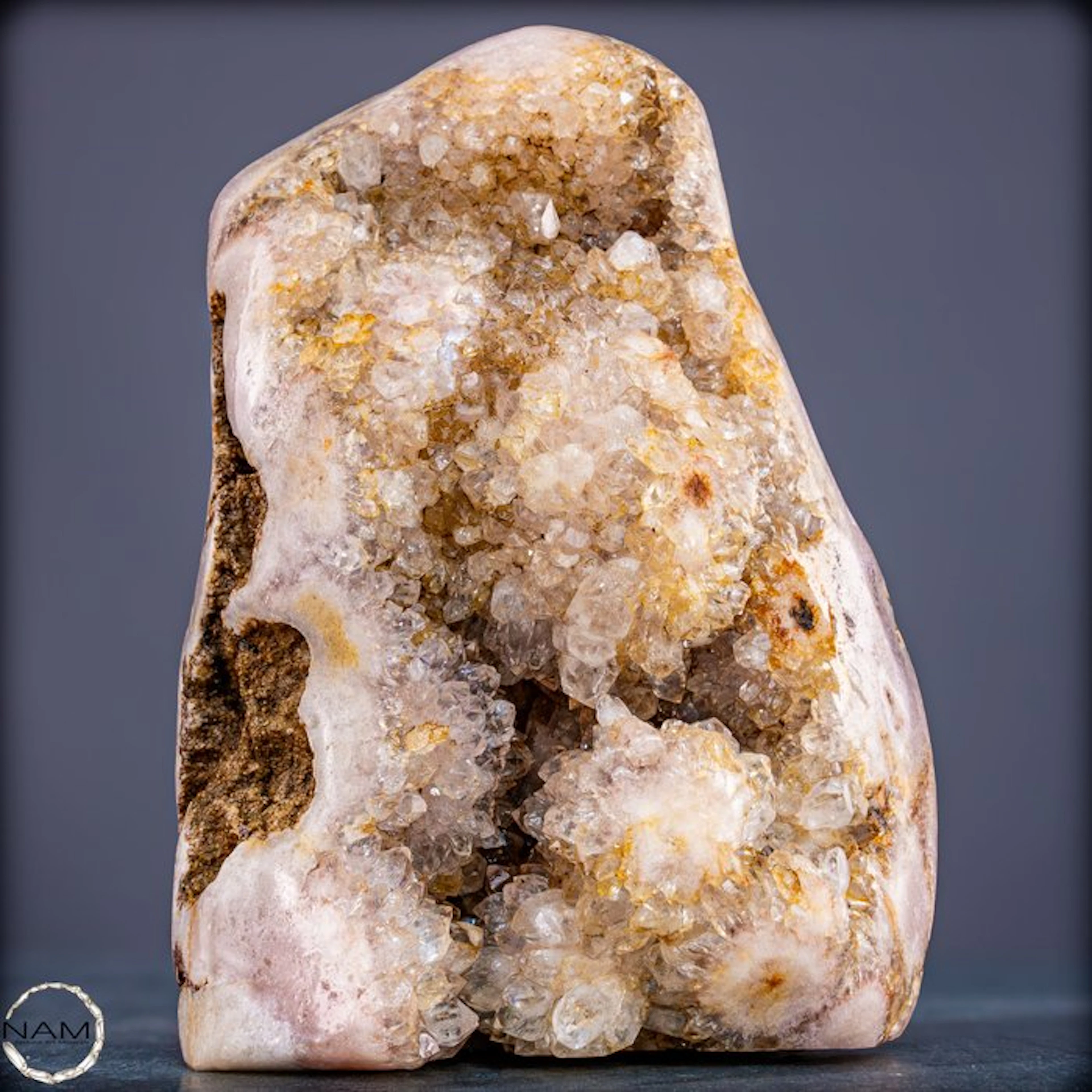 Beautiful pink amethyst agate druse – Elegant Crystal Cave- 2501.44 g