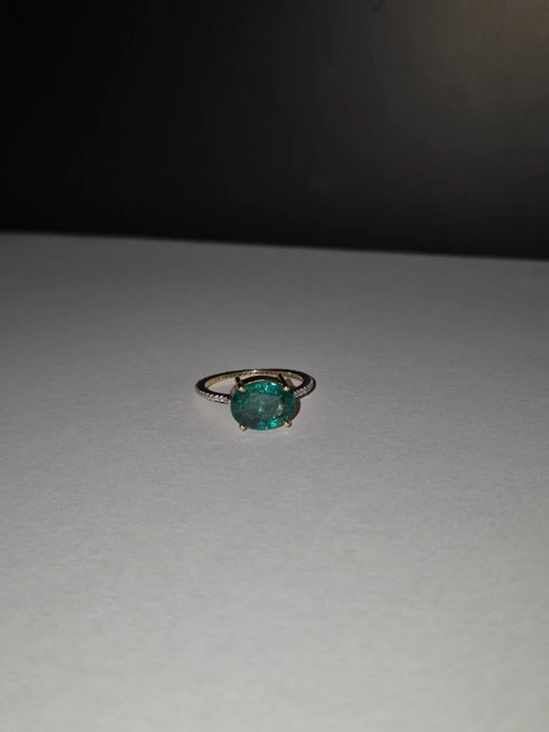 Ring - 18 kt. Yellow gold - 3.32ct. tw. Emerald - Diamond